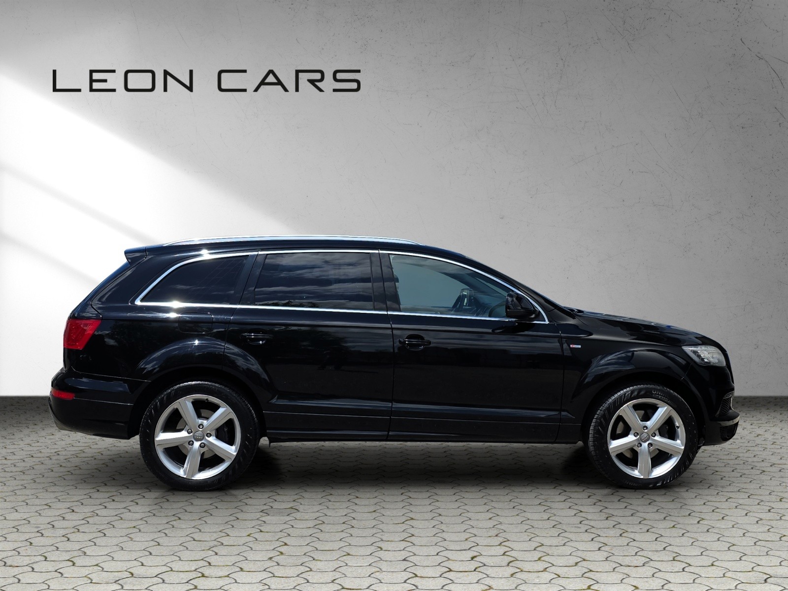 AUDI Q7 3.0 TDI S-Line quattro tiptronic Luftfederung 7-Sitzer-showroom-element-3