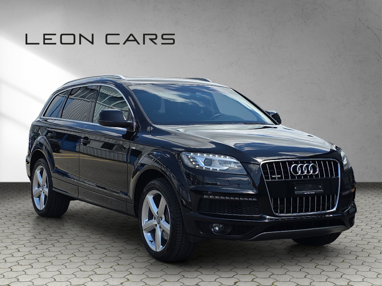 AUDI Q7 3.0 TDI S-Line quattro tiptronic Luftfederung 7-Sitzer-showroom-element-2
