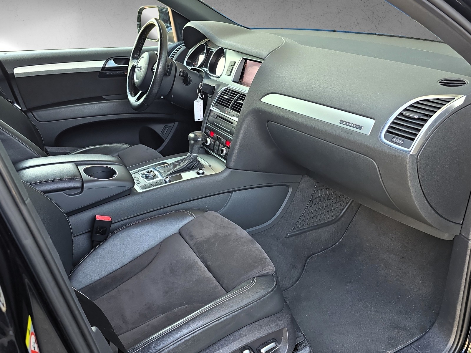 AUDI Q7 3.0 TDI S-Line quattro tiptronic Luftfederung 7-Sitzer-showroom-element-1