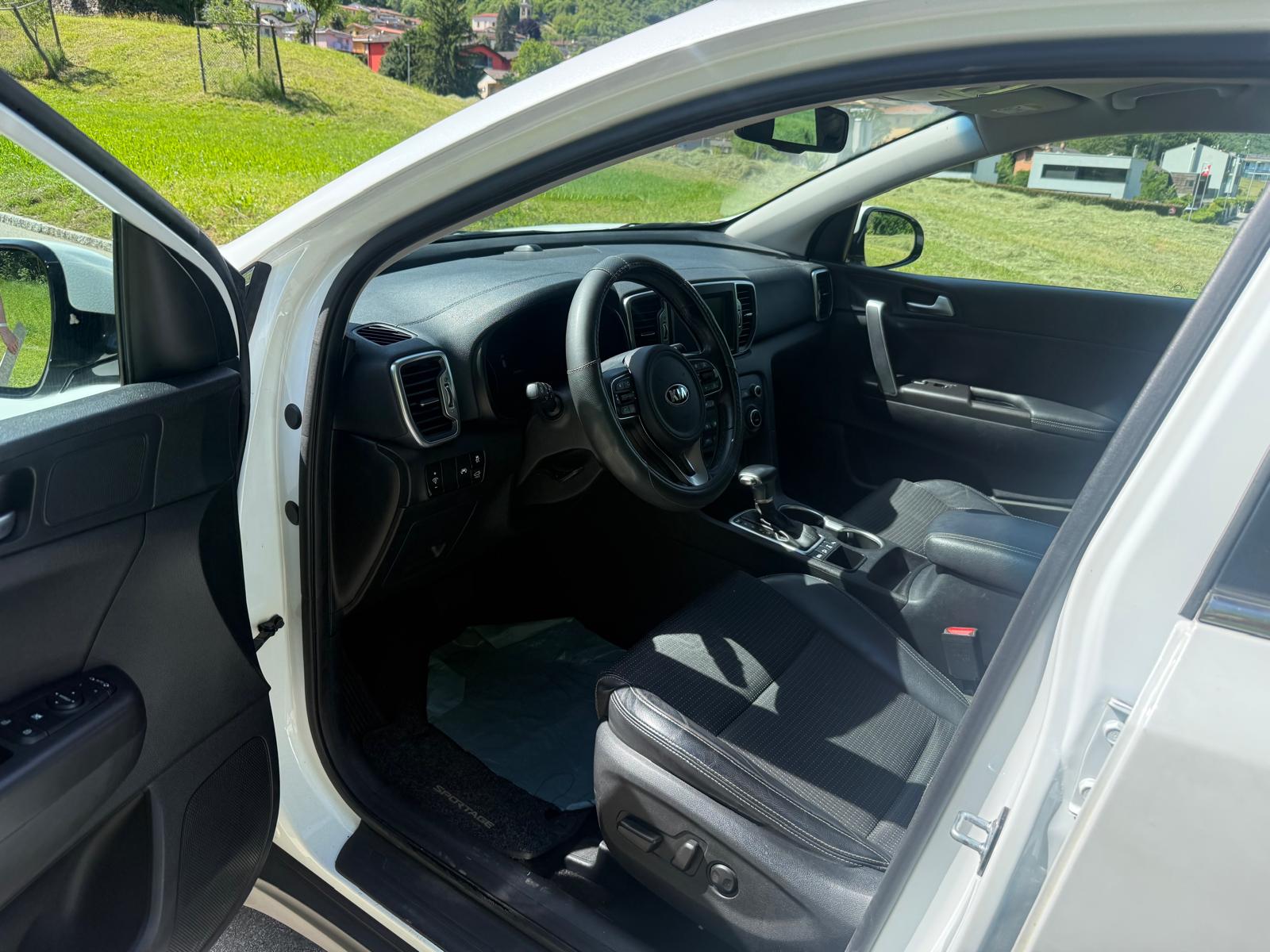 KIA Sportage 2.0CRDi LX 4WD Automat-image-8