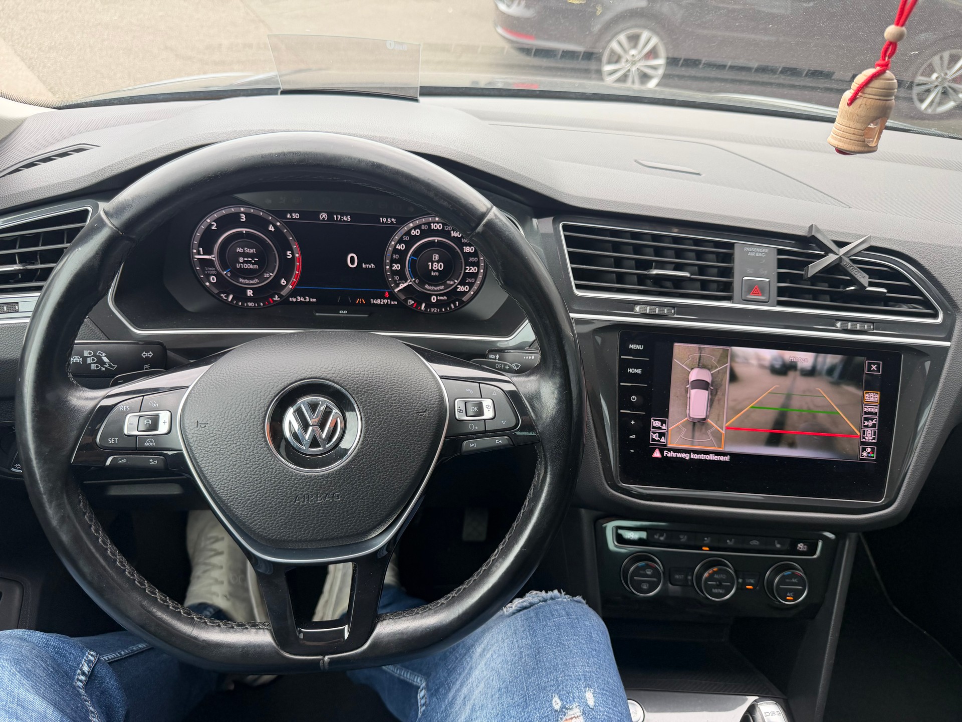 VW Tiguan 2.0 TDI SCR Highline 4Motion DSG-image-16