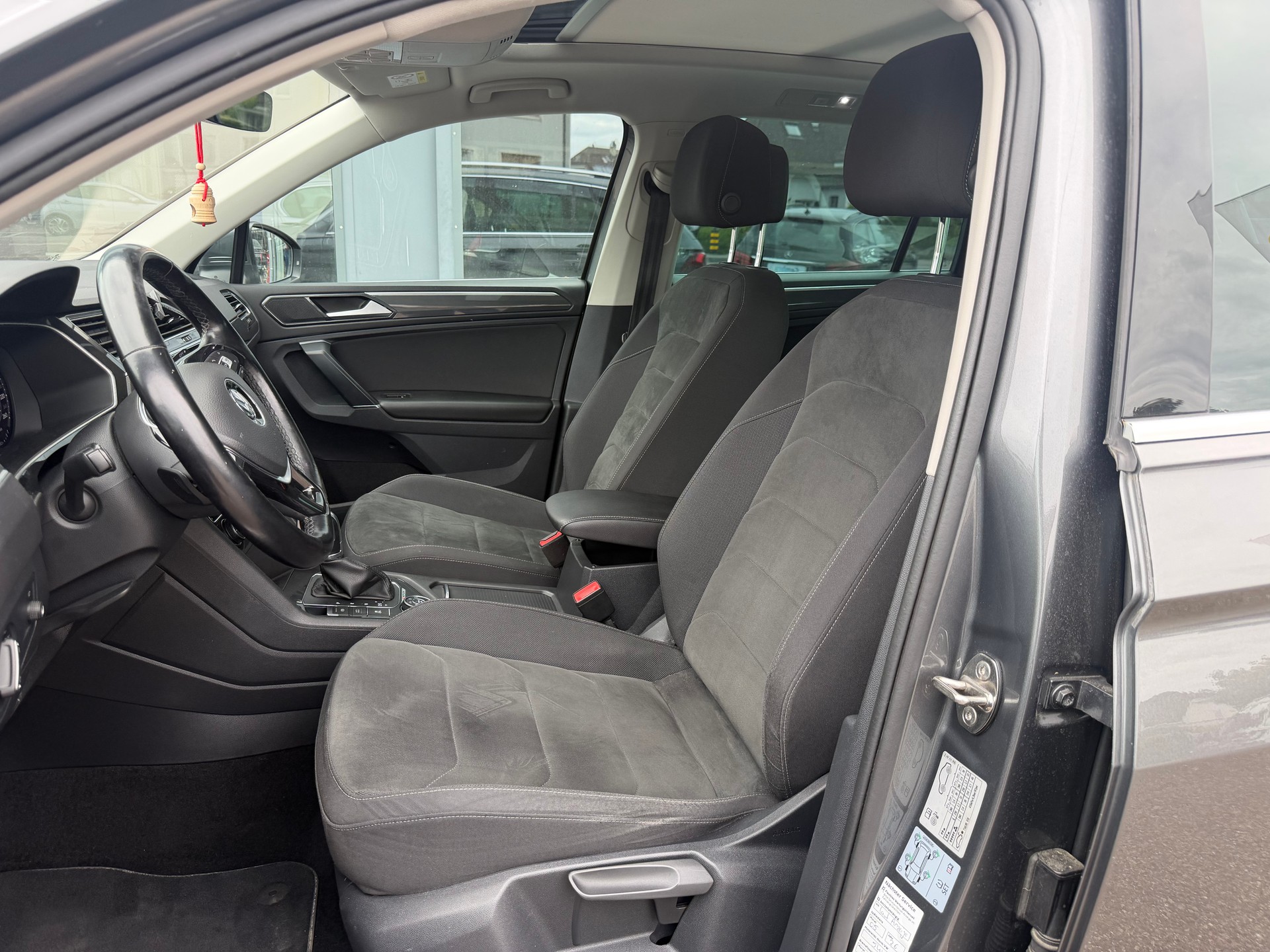 VW Tiguan 2.0 TDI SCR Highline 4Motion DSG-image-13