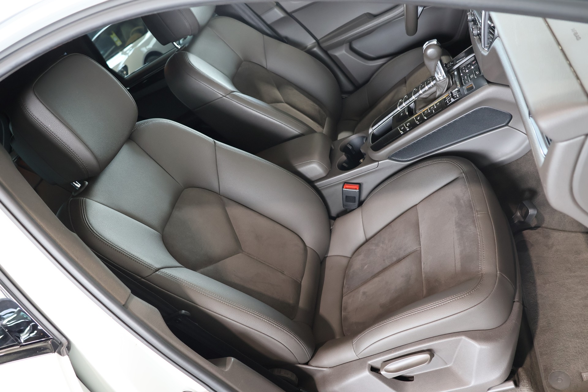 PORSCHE Macan S Diesel PDK-image-13
