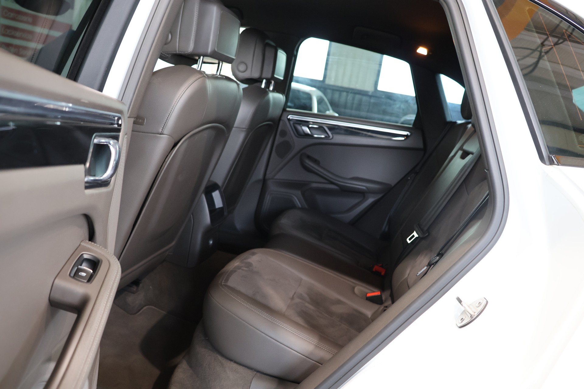 PORSCHE Macan S Diesel PDK-image-14