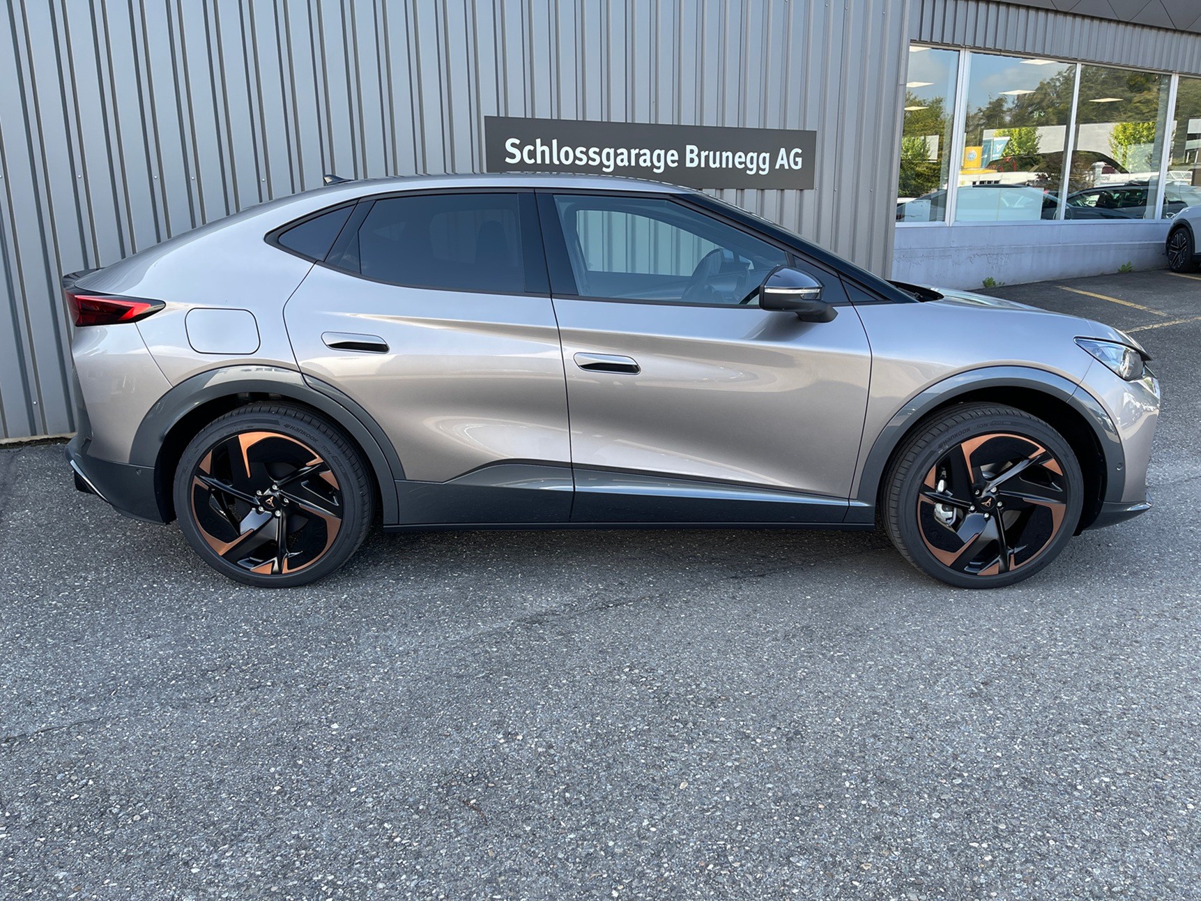 CUPRA Tavascan Type 9 77 kWh Adrenaline Prime Edition-image-1