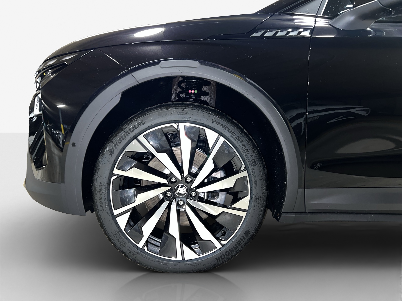 SKODA Elroq 85x Sportline 4x4-image-14