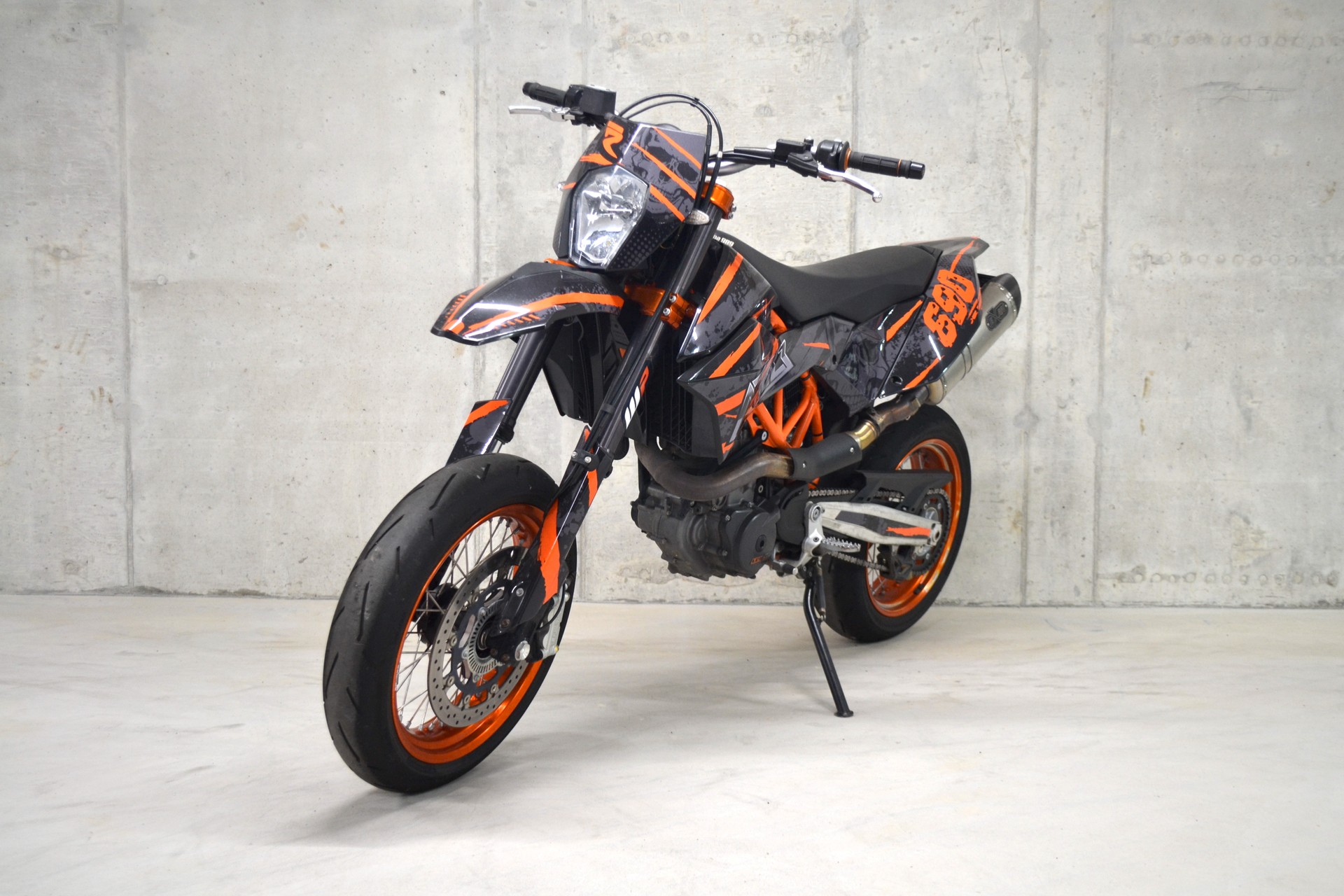 KTM 690 SMC R-image-1