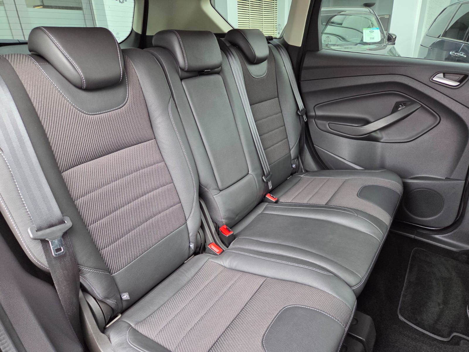 FORD Kuga 2.0 TDCi Titanium 4WD PowerShift-image-14
