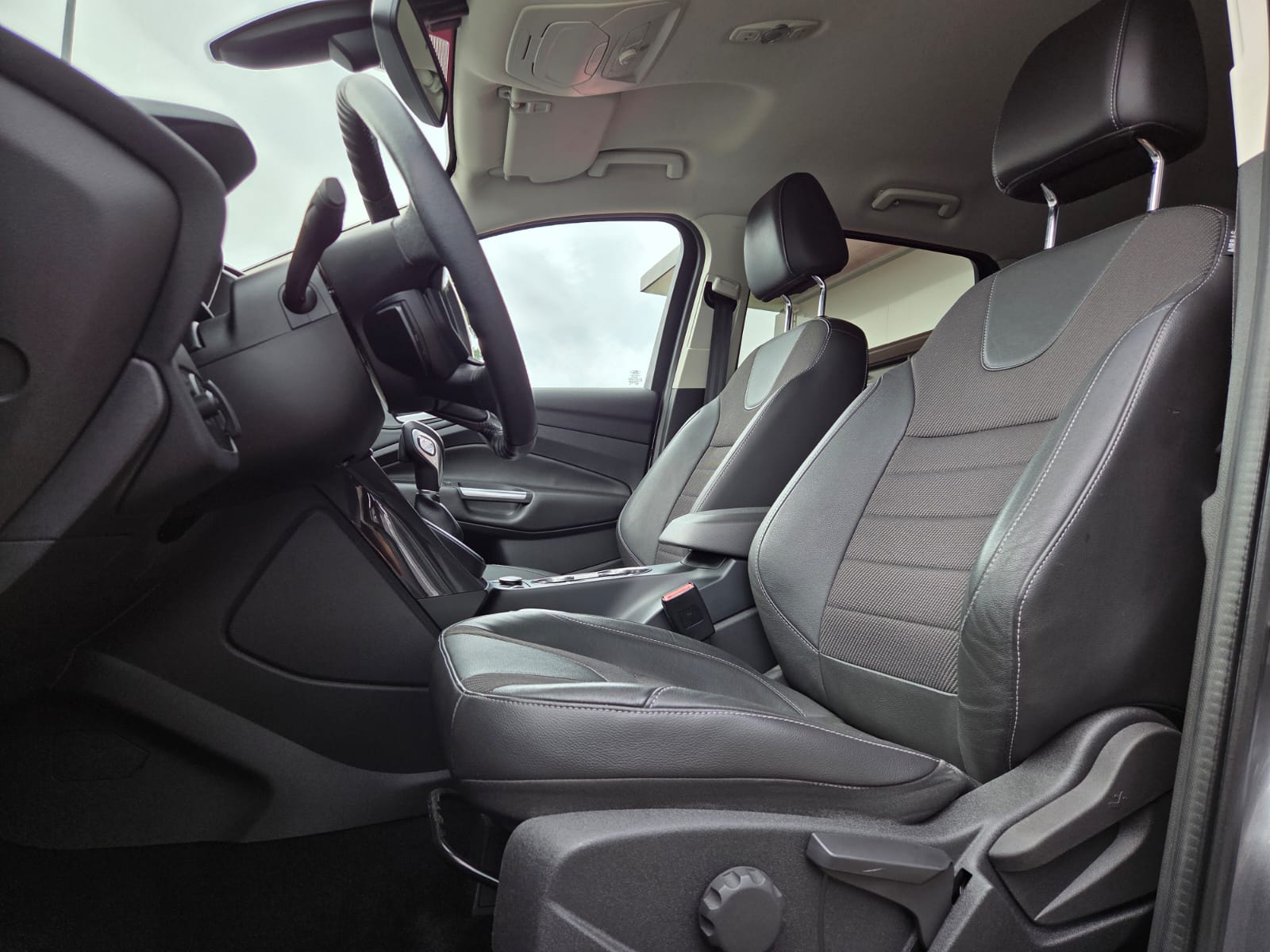 FORD Kuga 2.0 TDCi Titanium 4WD PowerShift-image-9