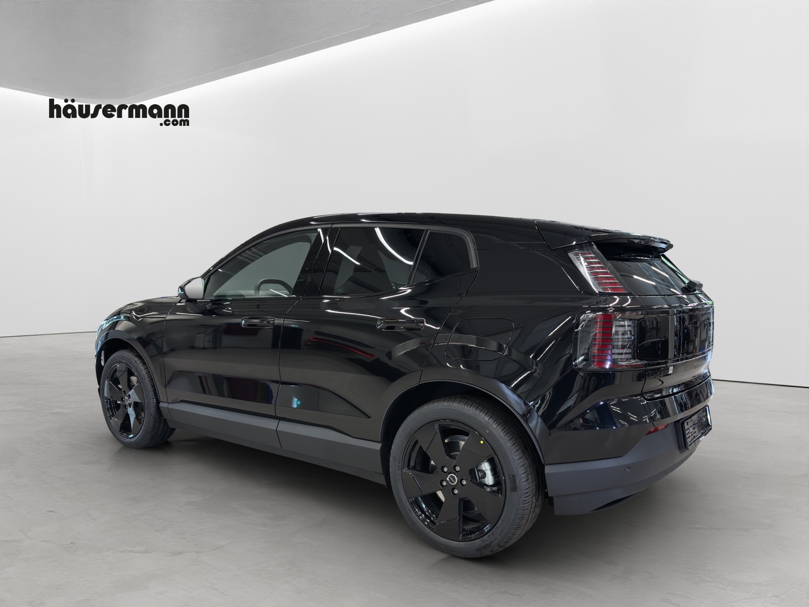 VOLVO EX30 Plus XCENTRIC Black Edition-showroom-element-2