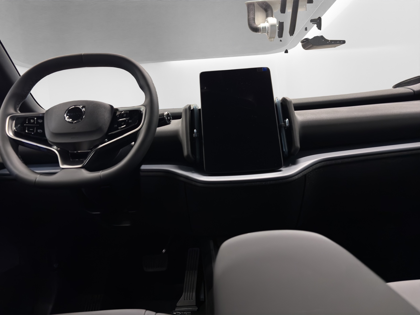 VOLVO EX30 Plus XCENTRIC Black Edition-image-7