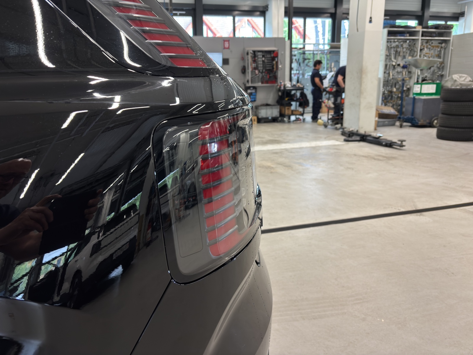 VOLVO EX30 Plus XCENTRIC Black Edition-image-13