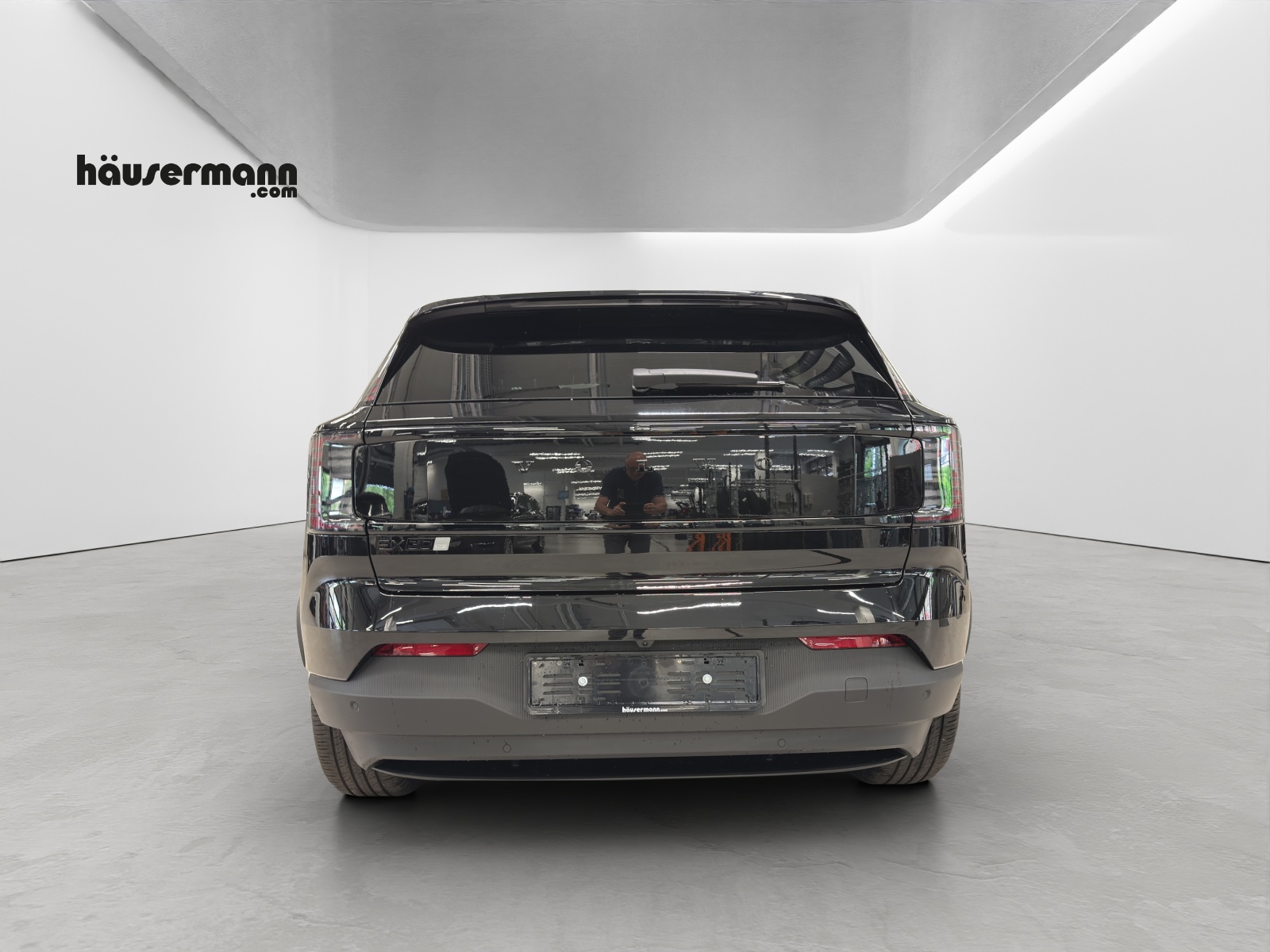 VOLVO EX30 Plus XCENTRIC Black Edition-image-9
