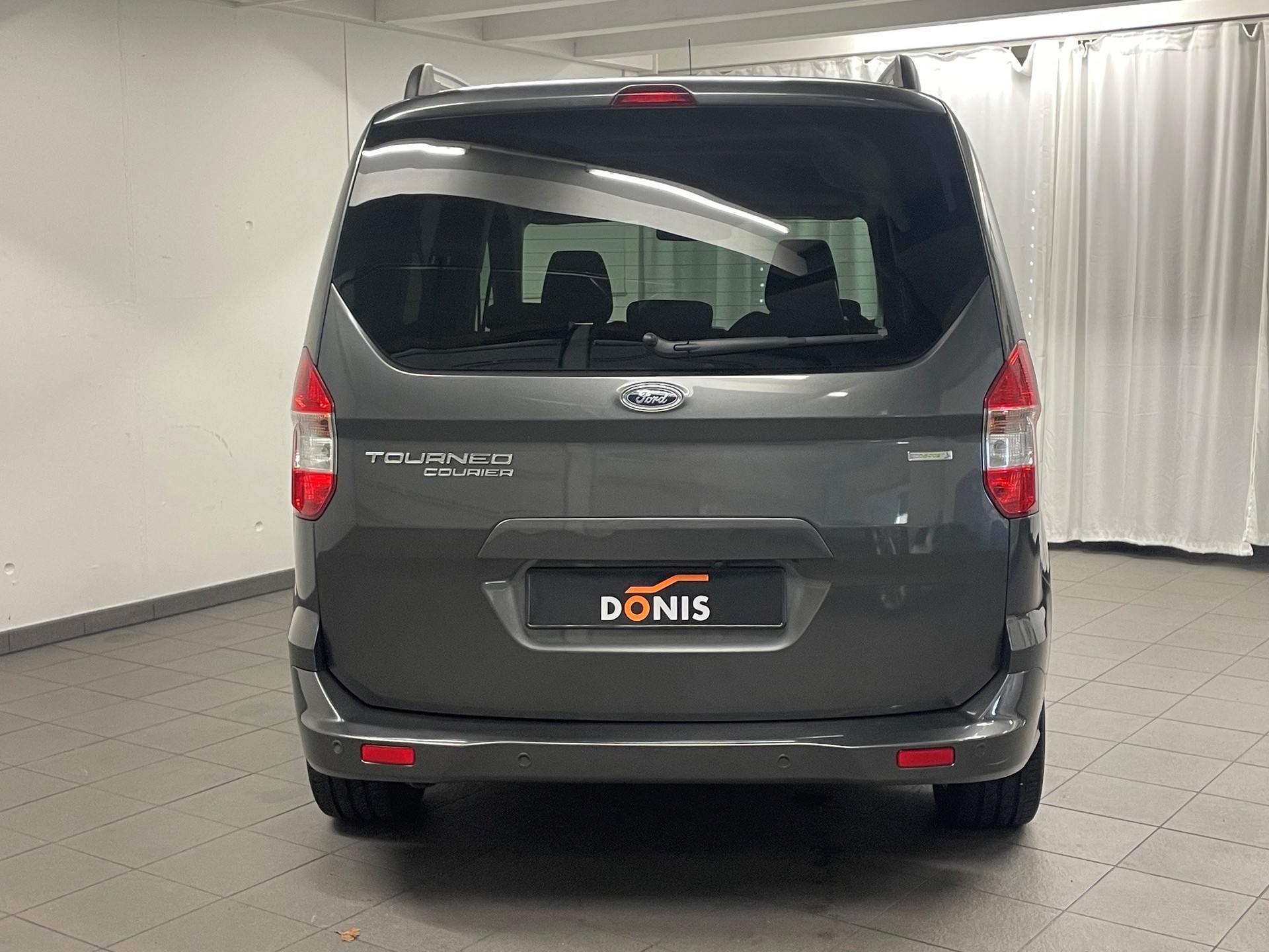 FORD Tourneo Courier 1.0 SCTi Titanium-image-2