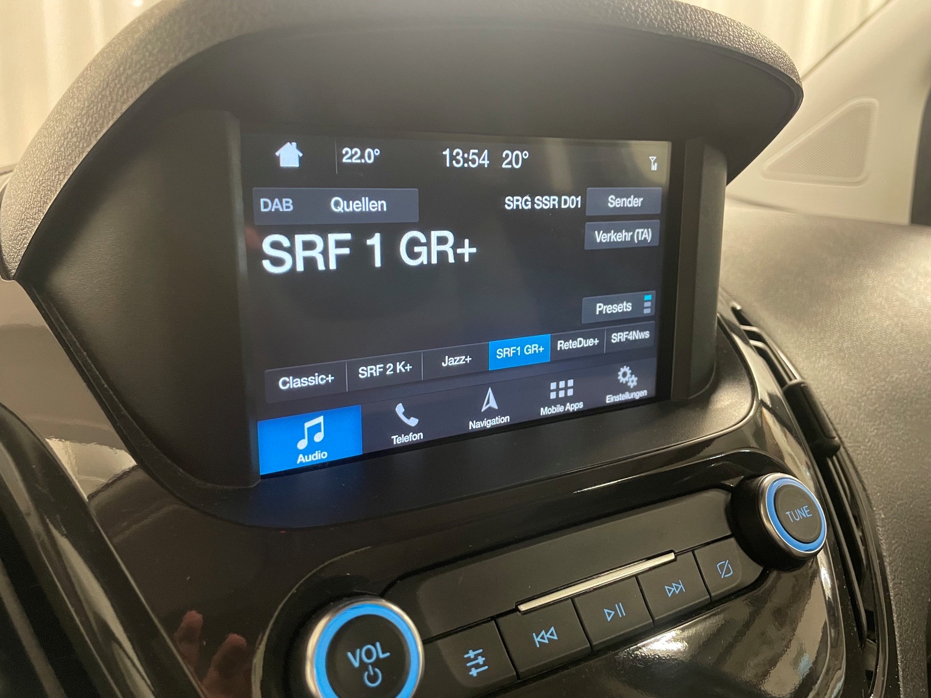 FORD Tourneo Courier 1.0 SCTi Titanium-image-9