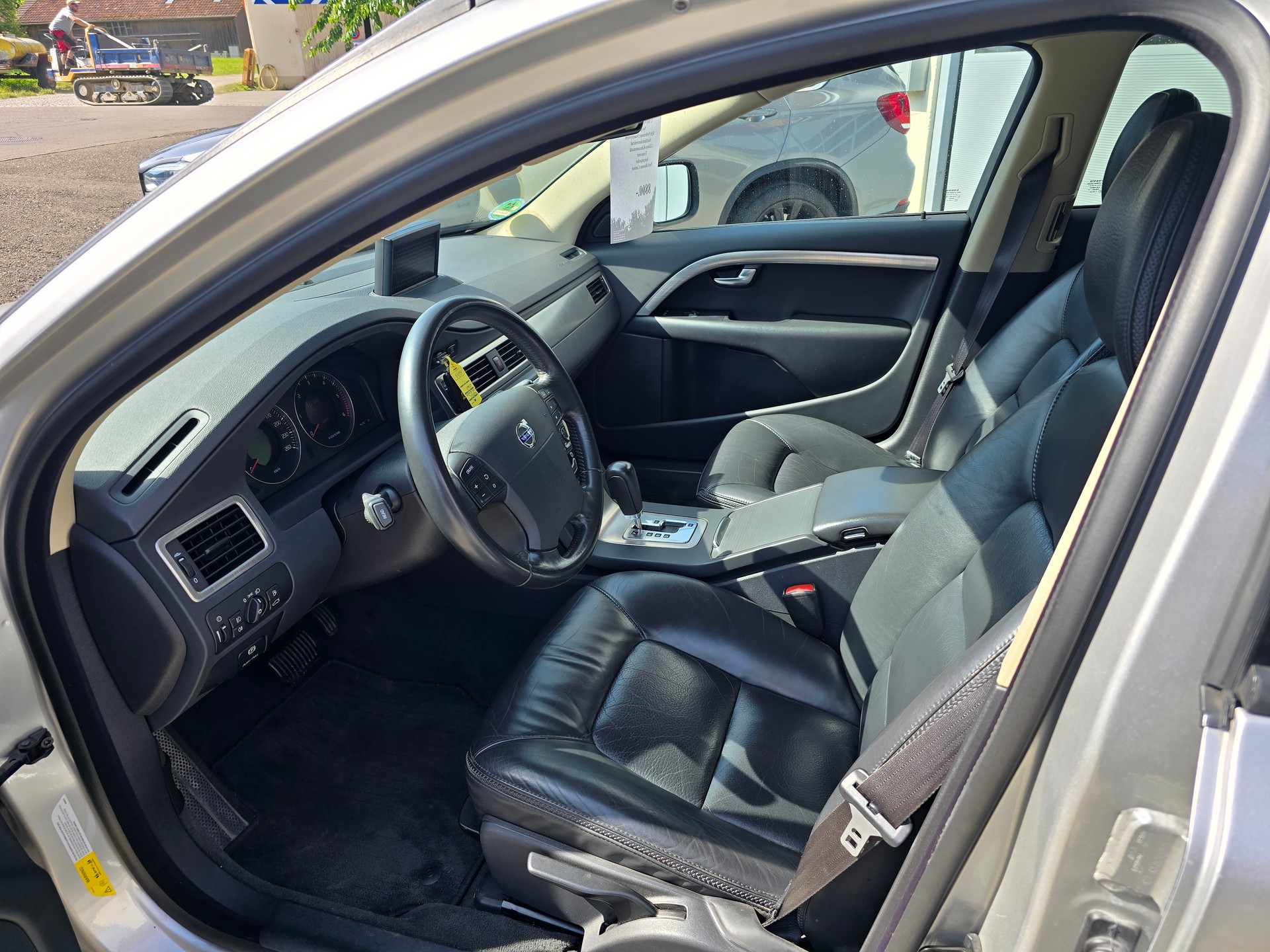 VOLVO XC70 D5 AWD Summum Geartronic-image-5