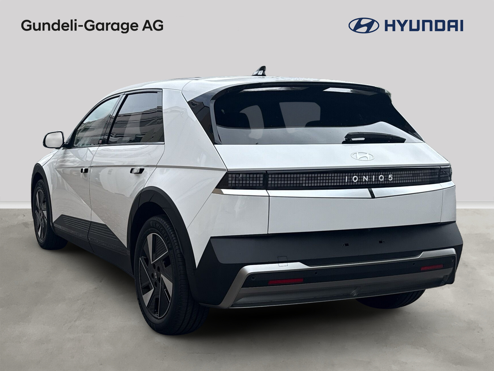 HYUNDAI Ioniq 5 Amplia 84kWh-showroom-element-3