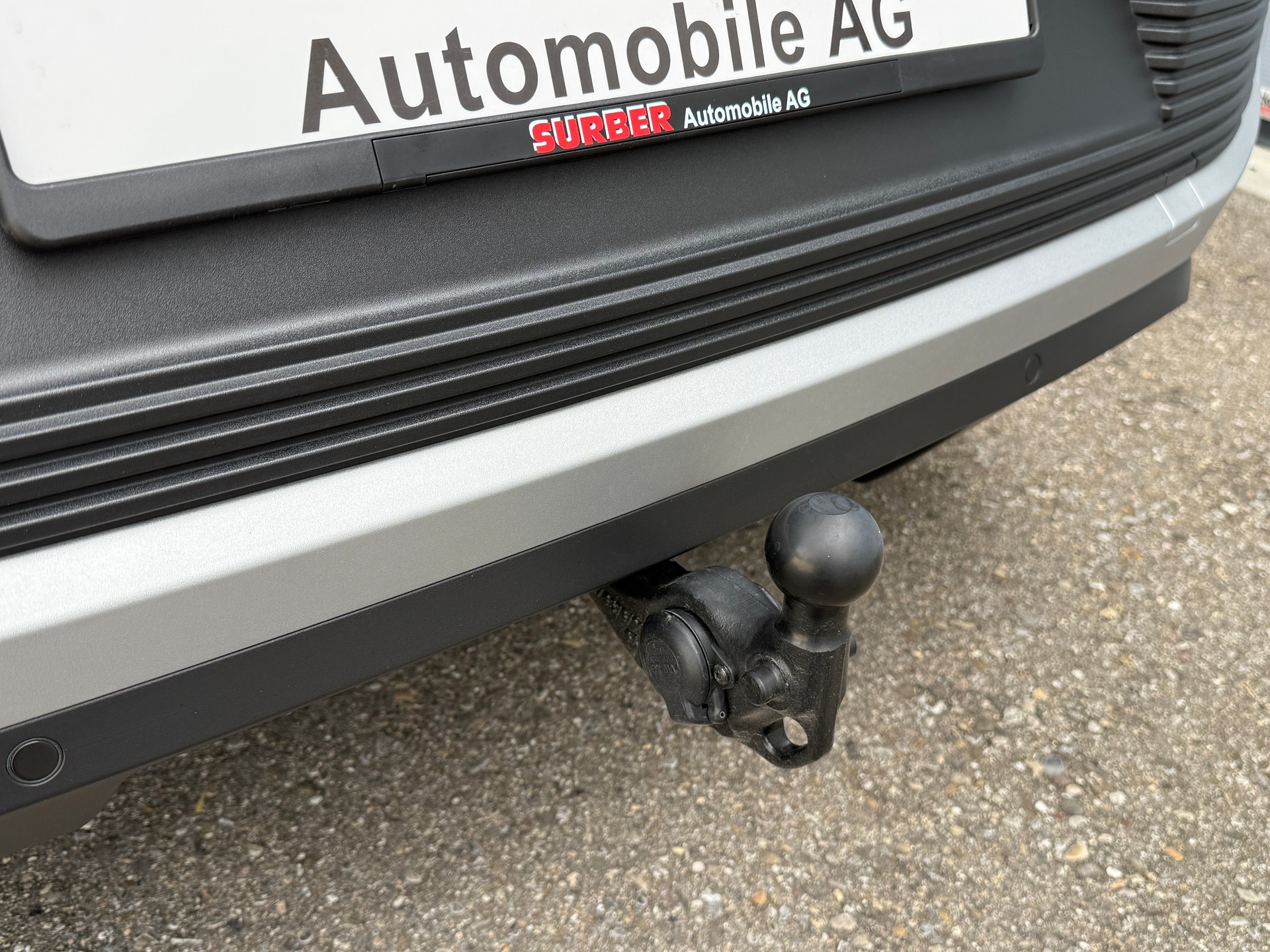 FORD Explorer Elektro 77kWh Extended Range PREMIUM mit Anhängerkupplung, Wärmepumpe & Panoramadach-image-9