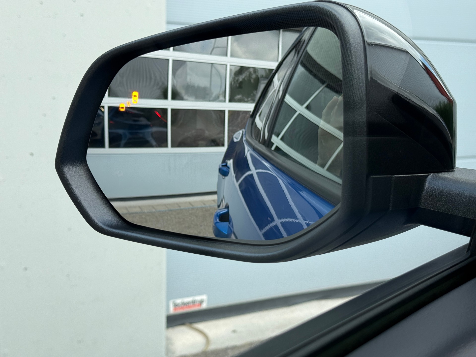 FORD Explorer Elektro 77kWh Extended Range PREMIUM mit Anhängerkupplung, Wärmepumpe & Panoramadach-image-29