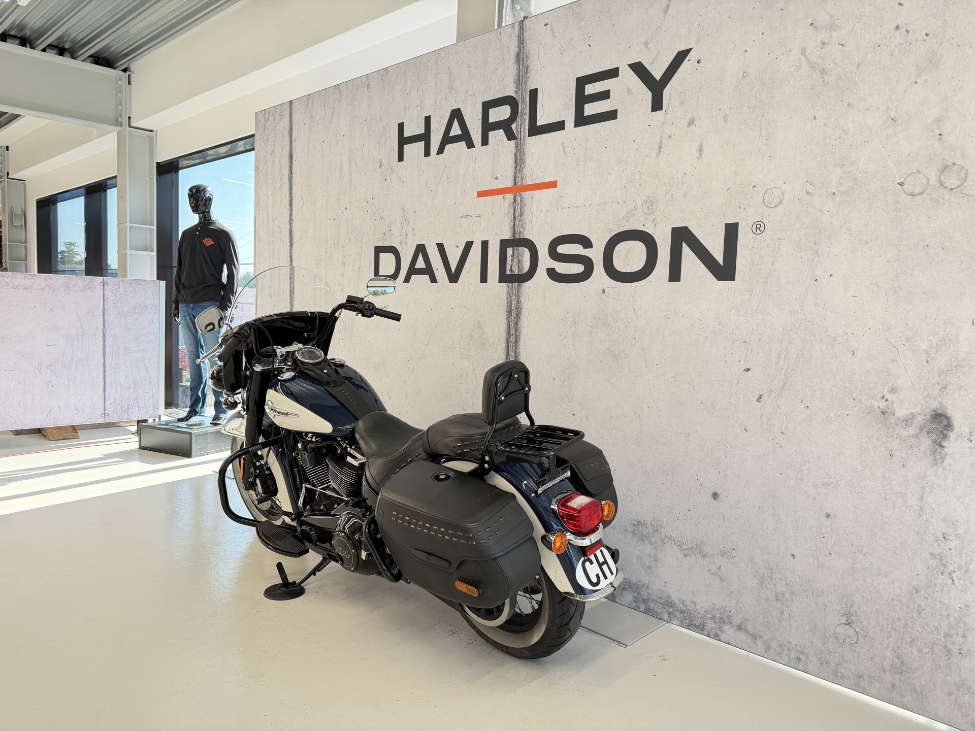 HARLEY-DAVIDSON FLHCS 1868 Softail Heritage Classic 114-image-3