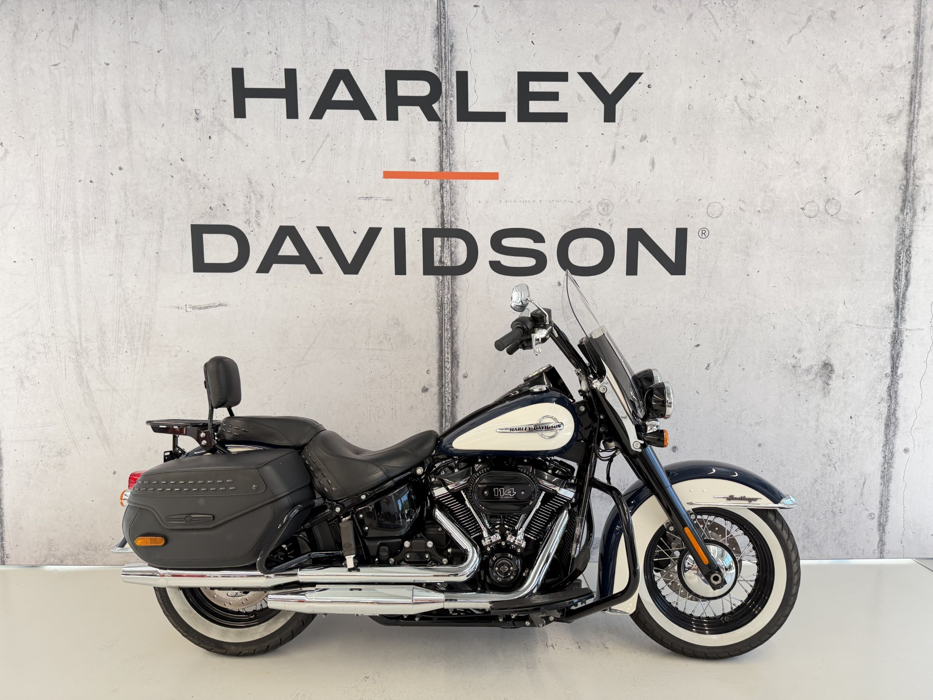 HARLEY-DAVIDSON FLHCS 1868 Softail Heritage Classic 114-image-0
