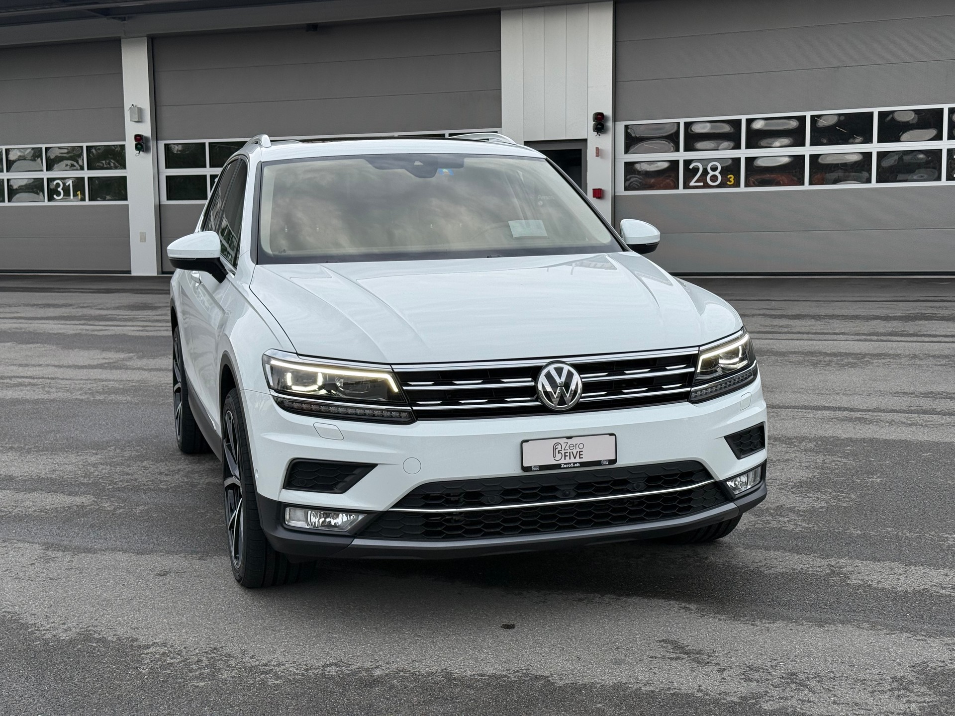 VW Tiguan 2.0 TDI SCR Highline 4Motion DSG-showroom-element-1