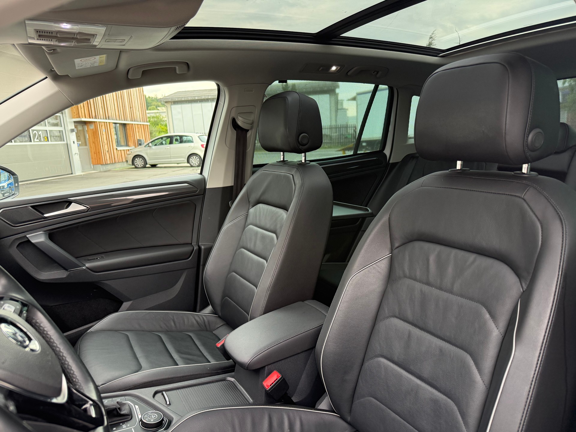 VW Tiguan 2.0 TDI SCR Highline 4Motion DSG-image-11