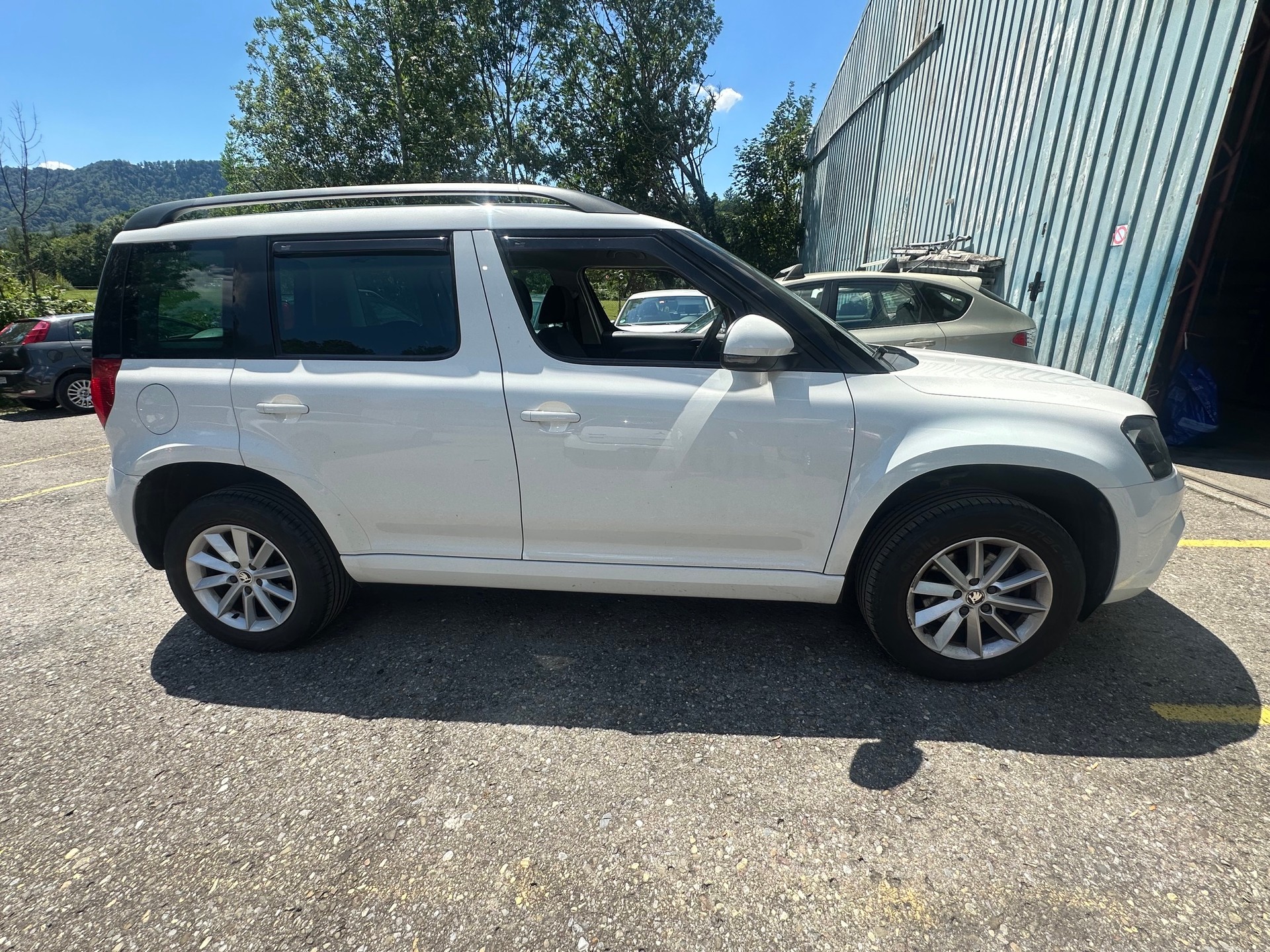 SKODA Yeti 1.8 TSI Active 4x4 DSG-image-3