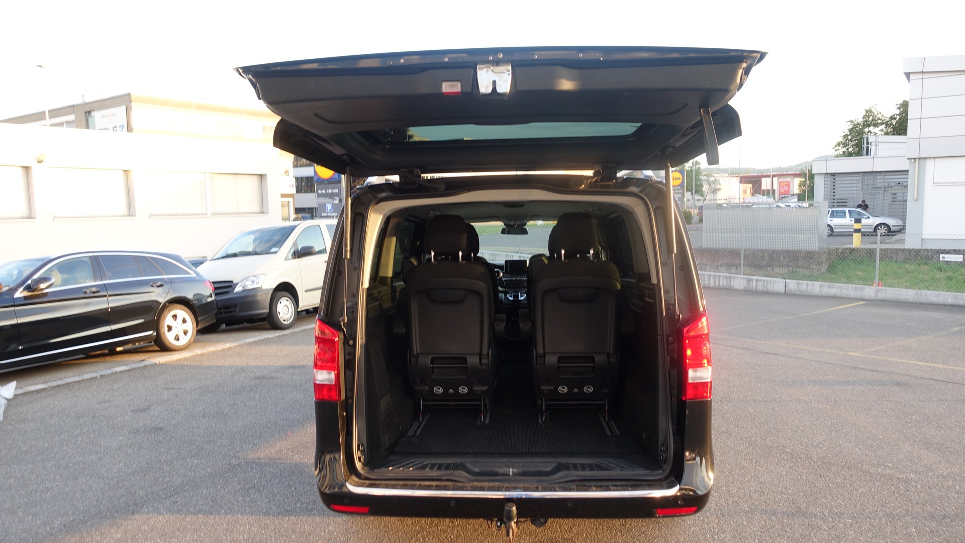 MERCEDES-BENZ V 250 d Swiss Edition lang 4Matic 7G-Tronic-image-13