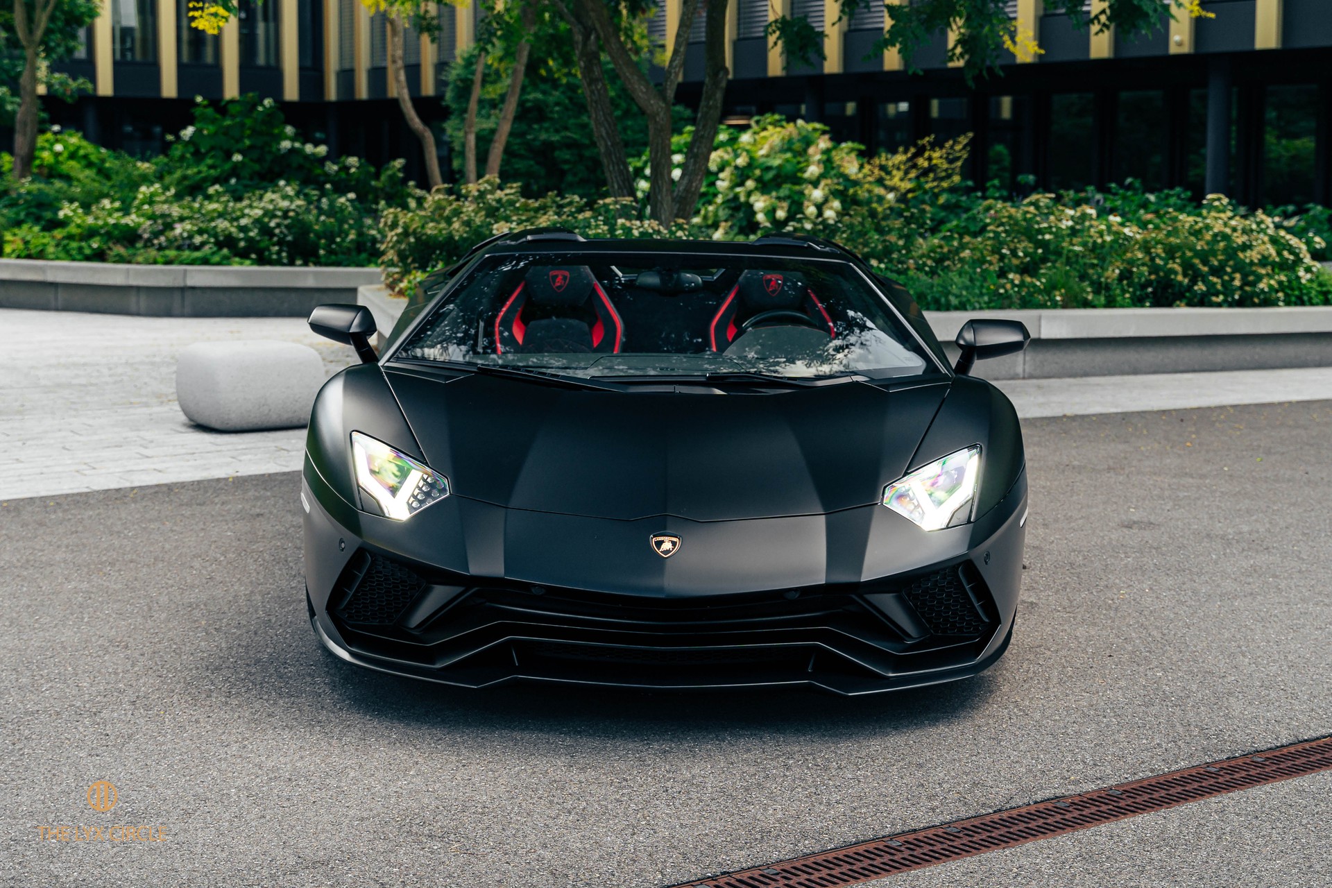 LAMBORGHINI Aventador S LP740-4 Roadster E-Gear-image-2