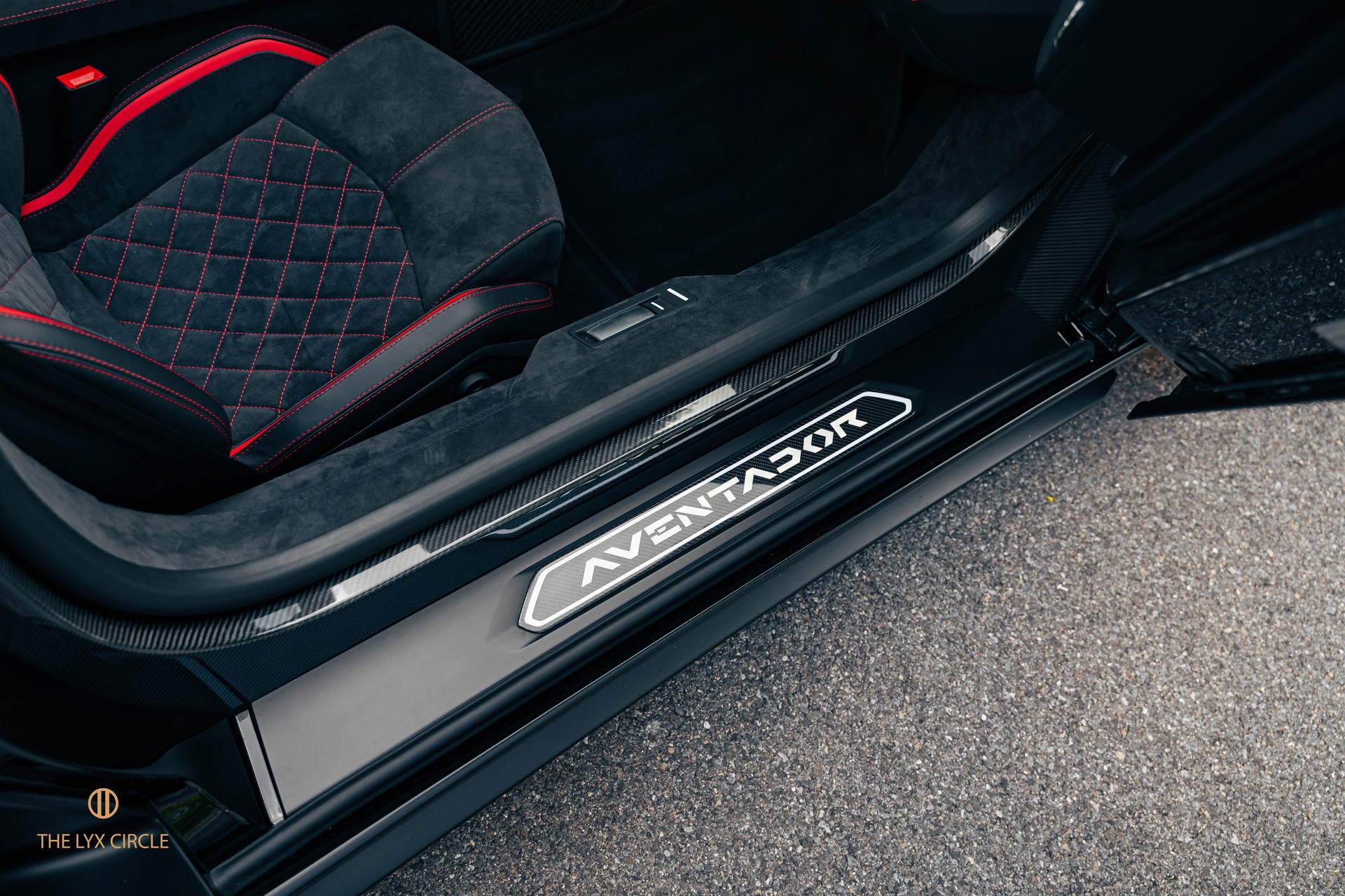 LAMBORGHINI Aventador S LP740-4 Roadster E-Gear-image-15