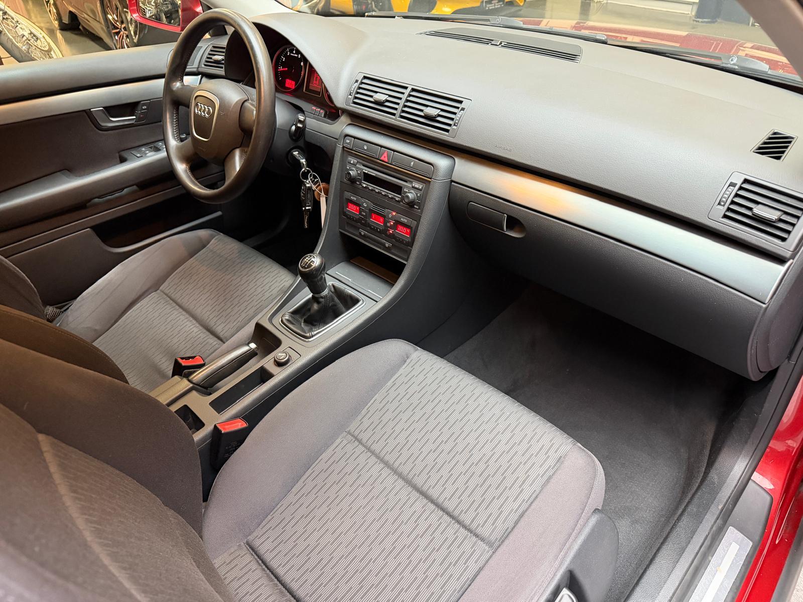 AUDI A4 2.0-image-13