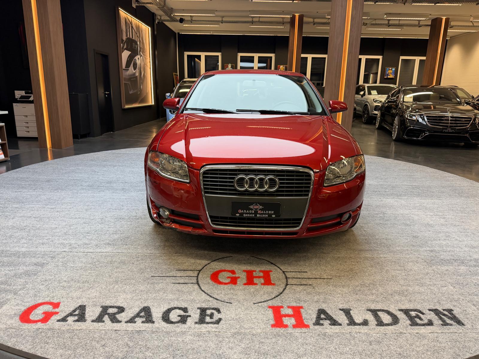 AUDI A4 2.0-showroom-element-1