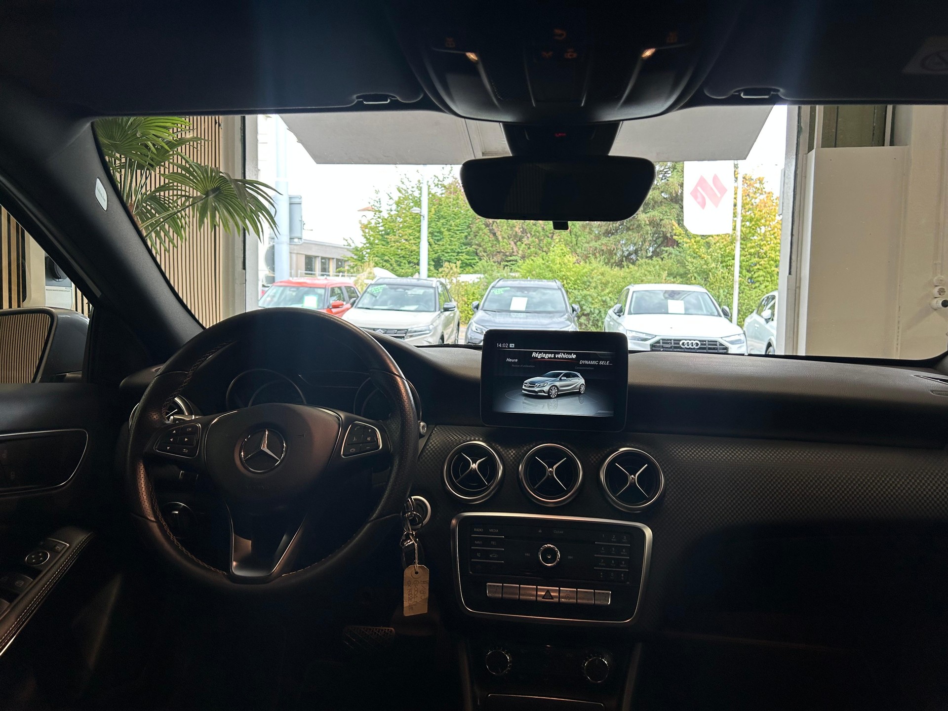 MERCEDES-BENZ A 180 Urban-image-7