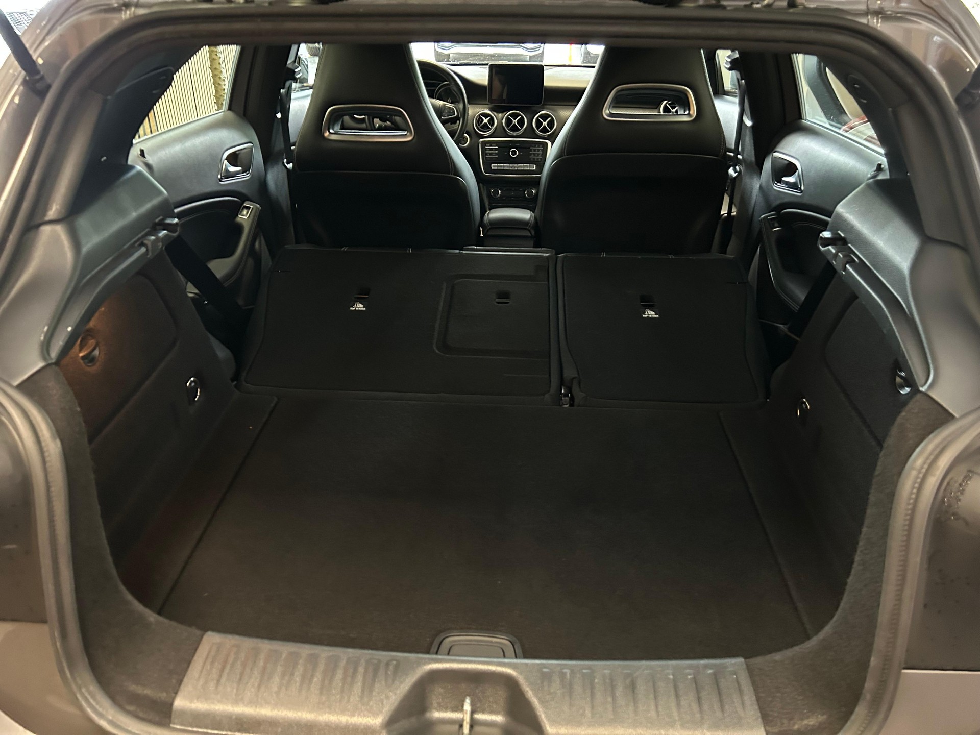MERCEDES-BENZ A 180 Urban-image-19