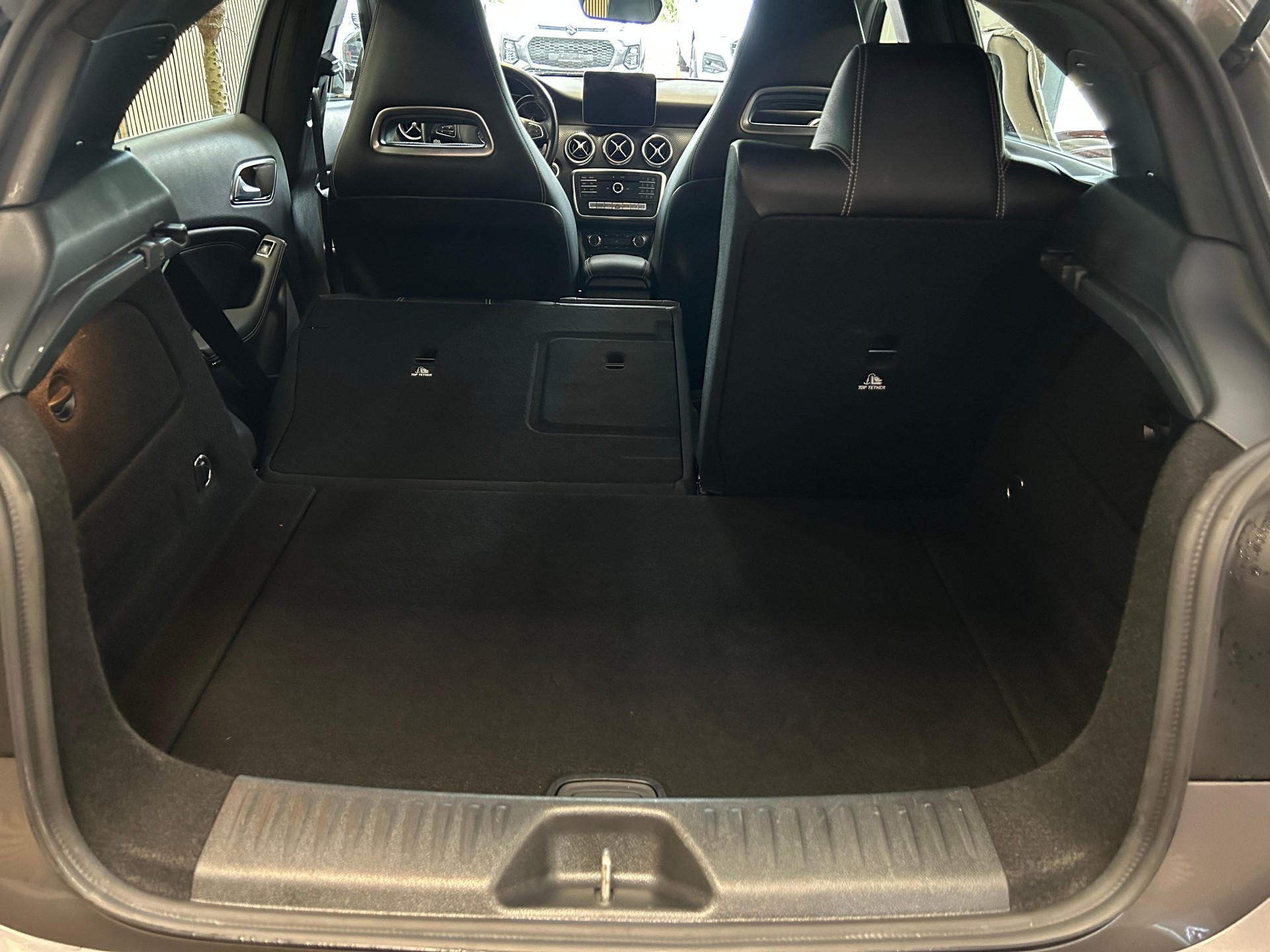 MERCEDES-BENZ A 180 Urban-image-18