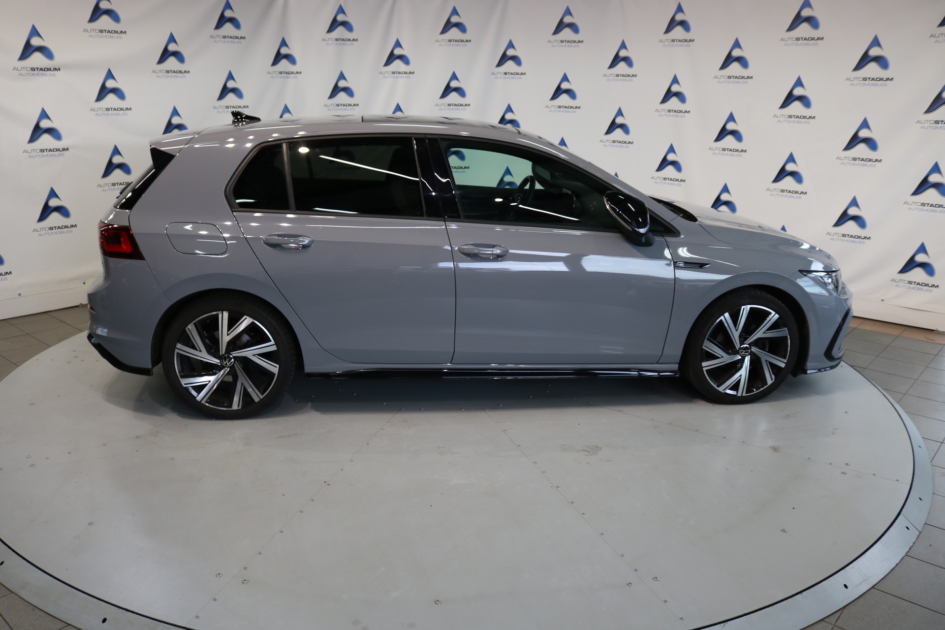 VW Golf 1.5 eTSI mHEV ACT R-Line DSG-image-24
