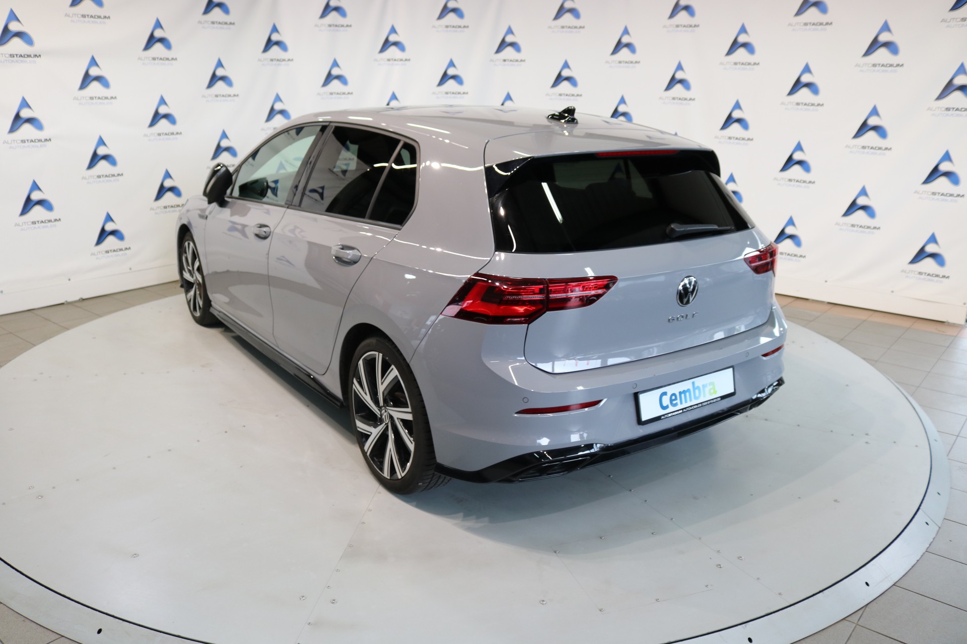 VW Golf 1.5 eTSI mHEV ACT R-Line DSG-image-18