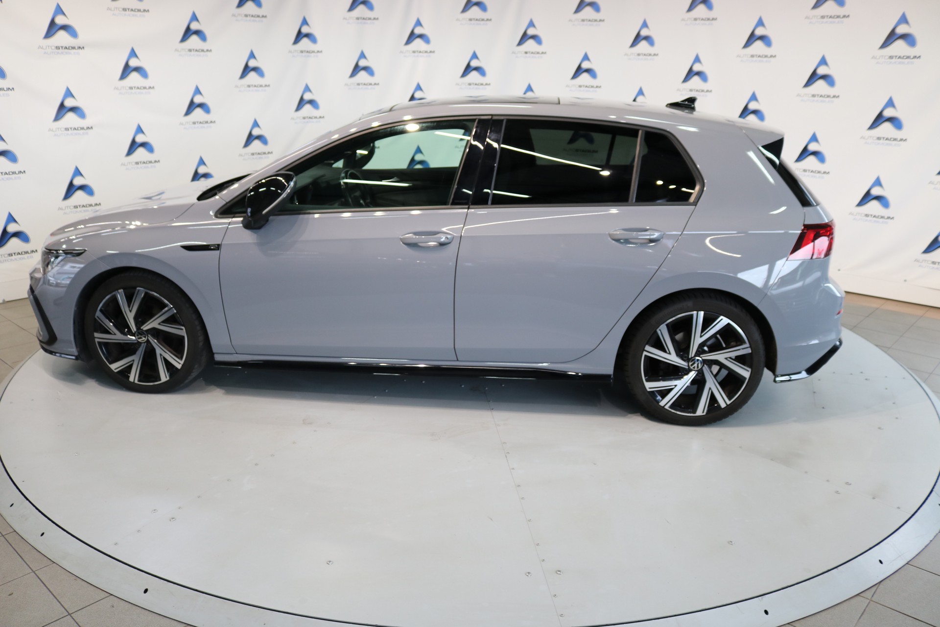 VW Golf 1.5 eTSI mHEV ACT R-Line DSG-image-15