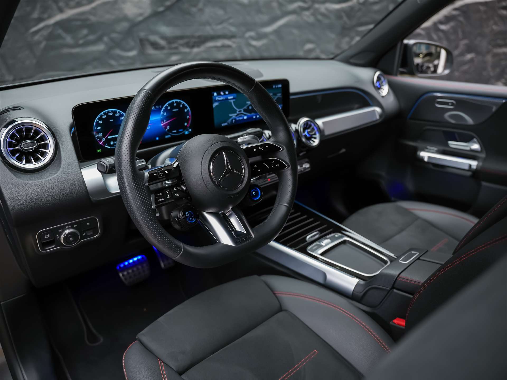 MERCEDES-BENZ GLB 35 AMG 4matic *Abstandsregler*Sitzheizung*Rückfahrkamera*-image-8