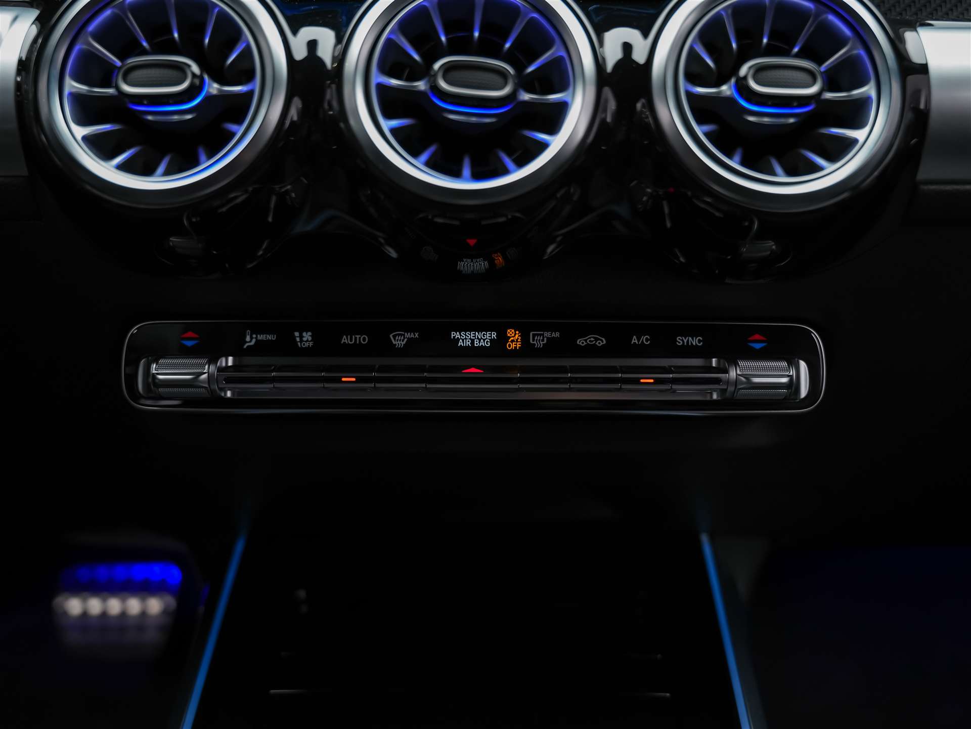 MERCEDES-BENZ GLB 35 AMG 4matic *Abstandsregler*Sitzheizung*Rückfahrkamera*-image-21