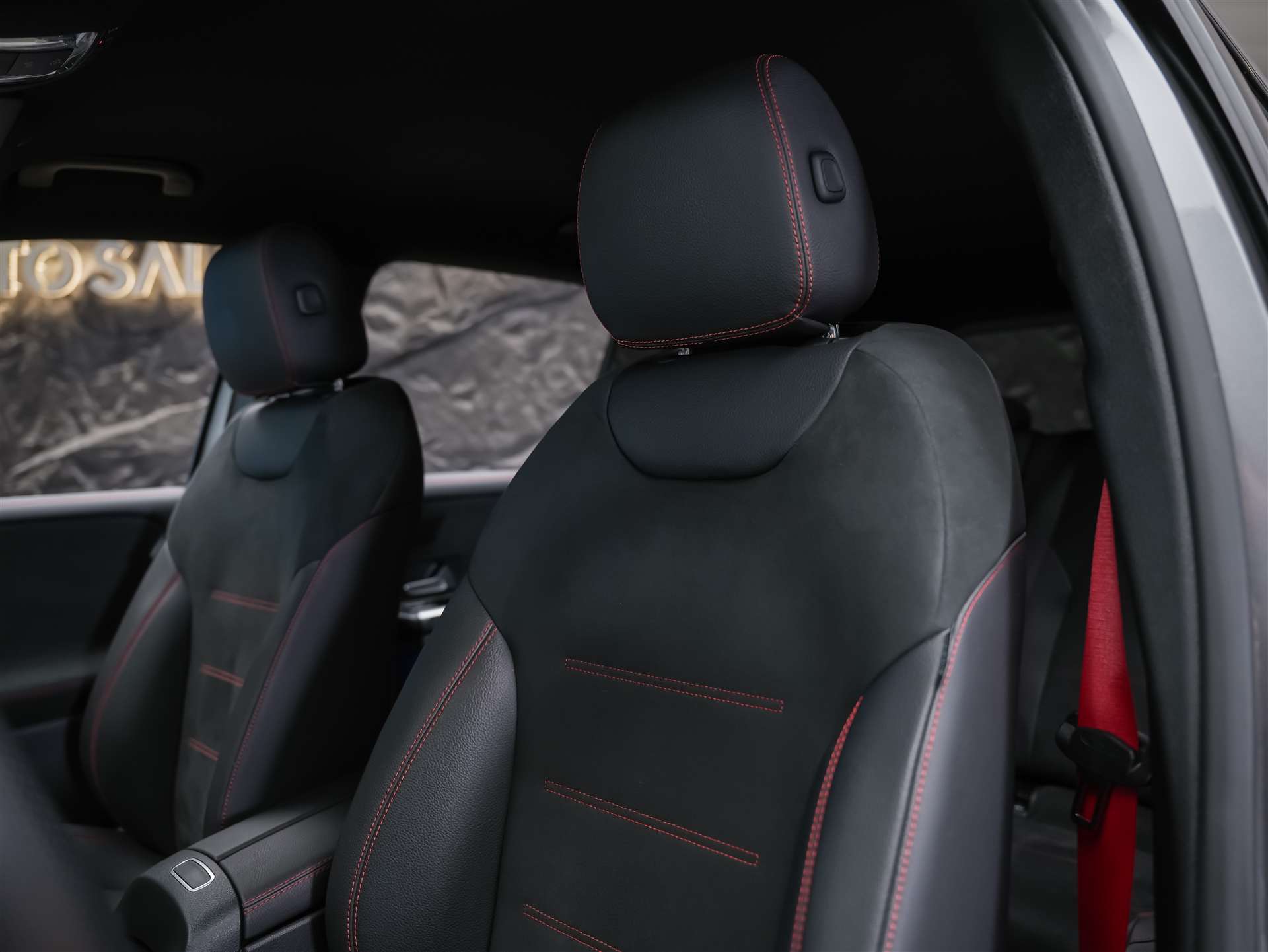 MERCEDES-BENZ GLB 35 AMG 4matic *Abstandsregler*Sitzheizung*Rückfahrkamera*-image-10