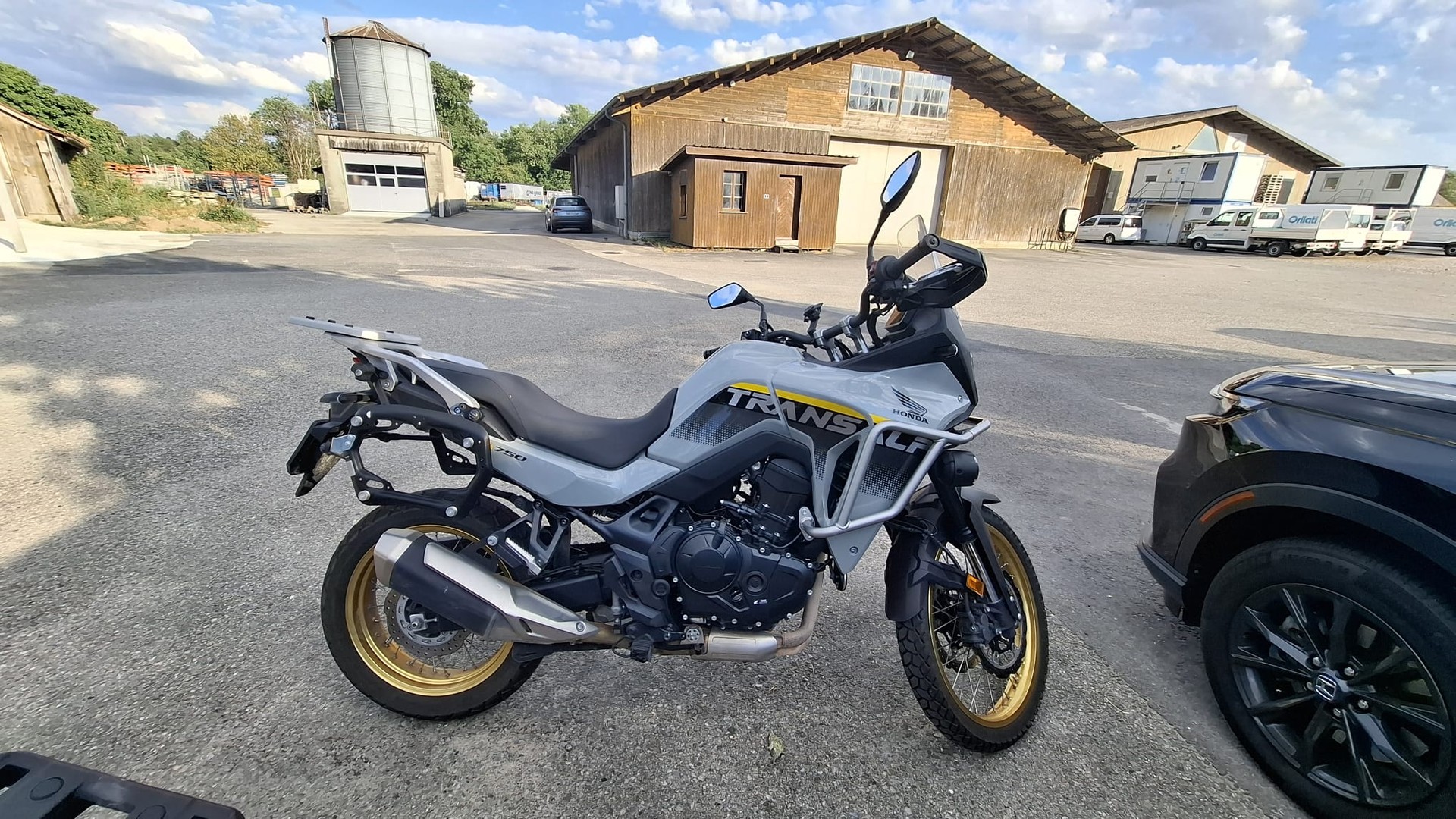 HONDA XL 750 Transalp-image-1