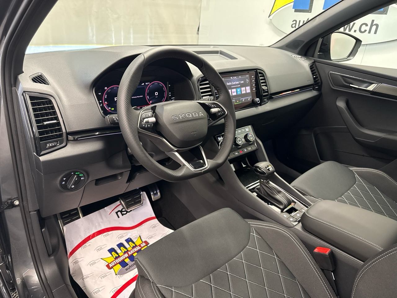 SKODA Karoq 2.0 TSI SportLine 4x4 DSG-showroom-element-2