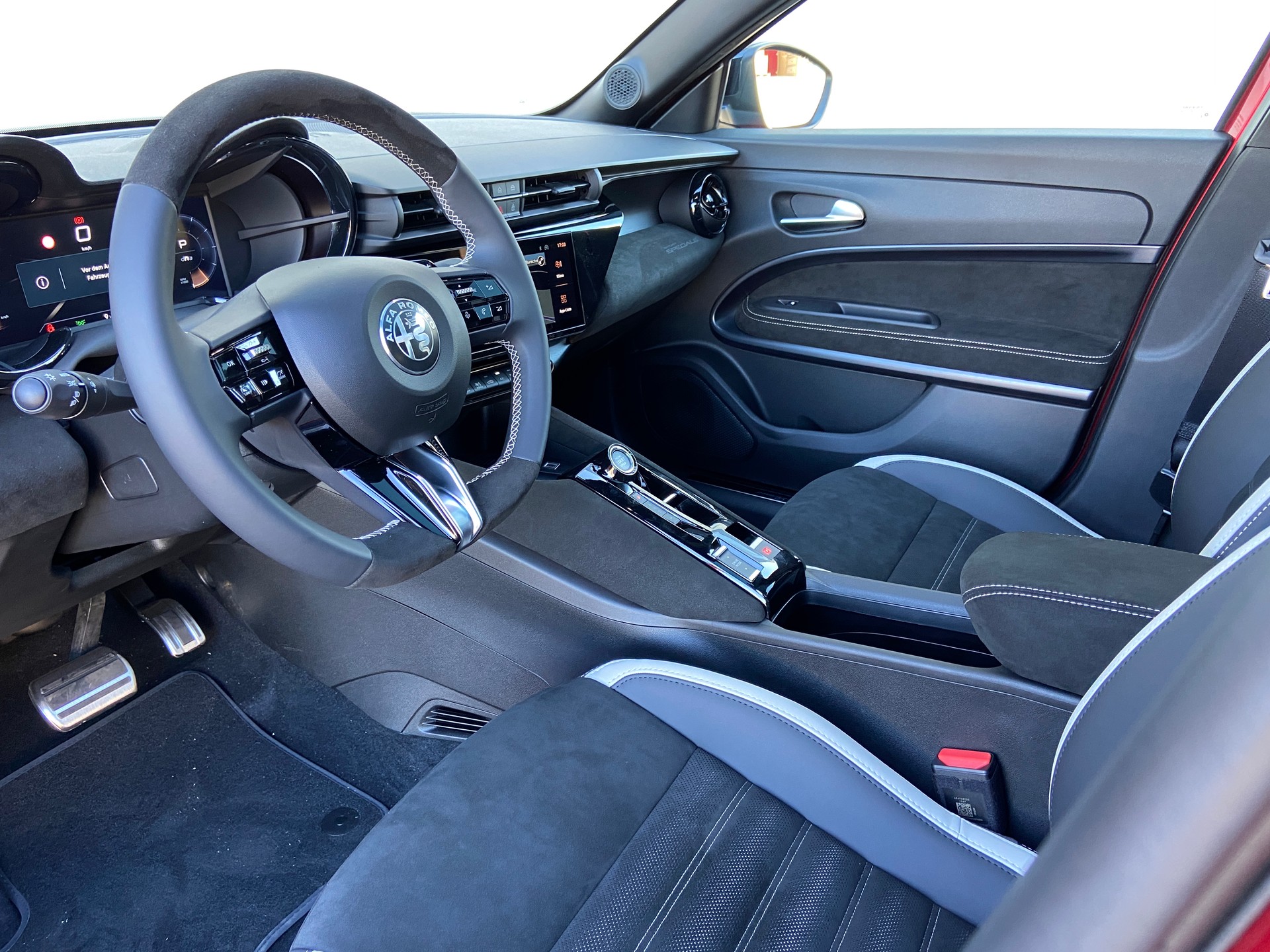 ALFA ROMEO Junior 1.2 48V Hybrid Sport Speciale Tech Sky MY26-image-5