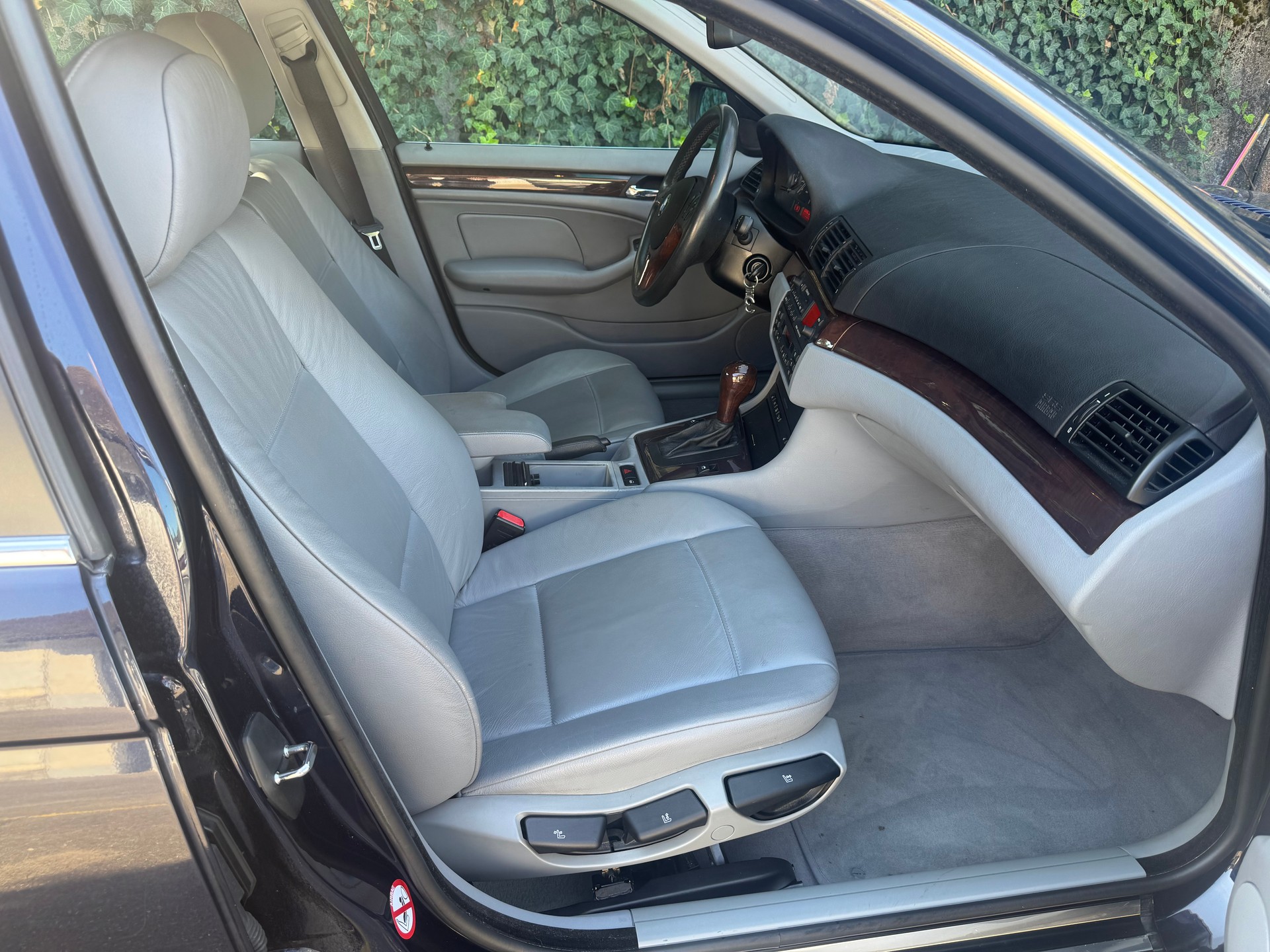 BMW 325xi Frisch MFK Und Service-image-7
