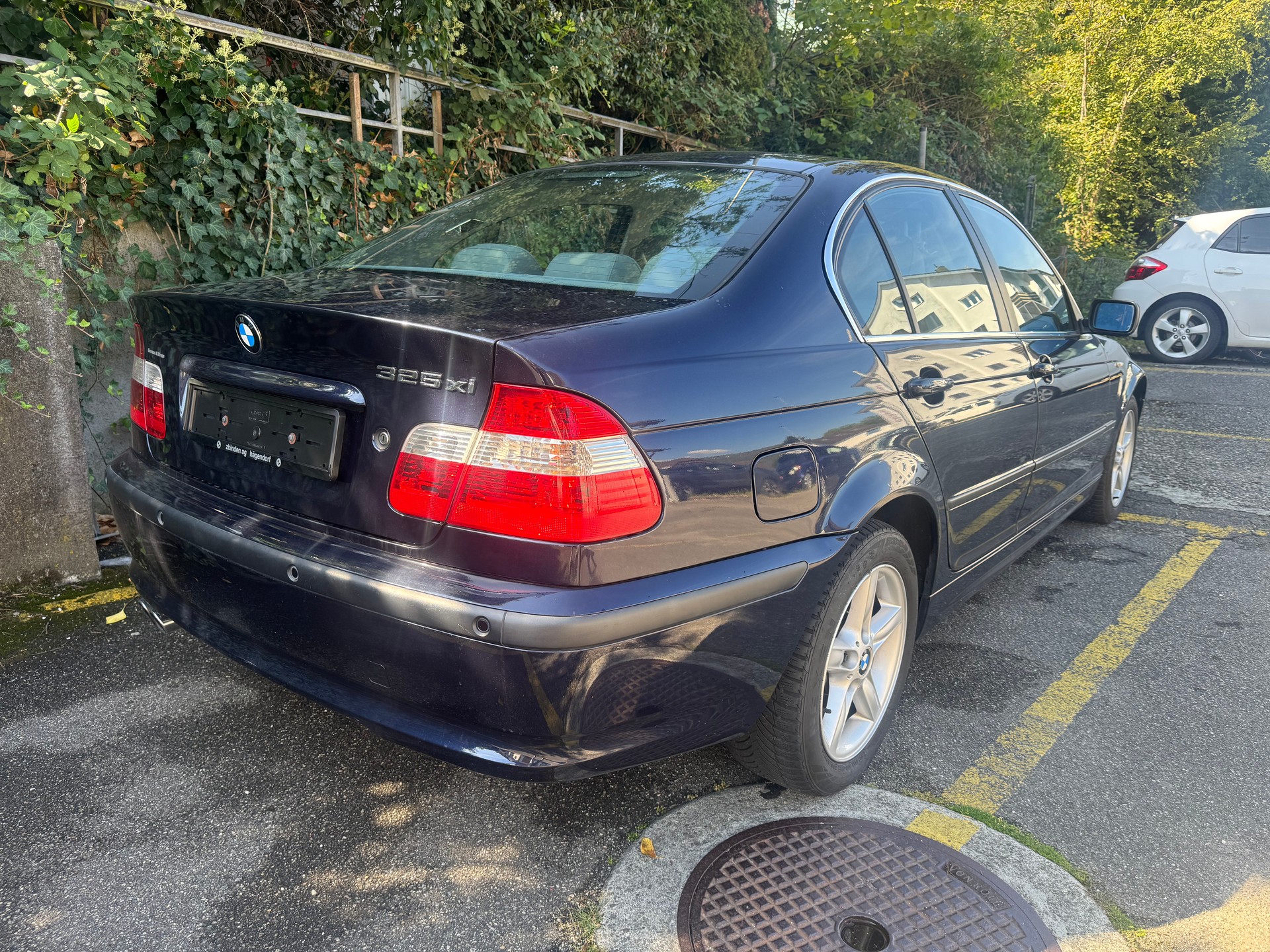 BMW 325xi Frisch MFK Und Service-image-6