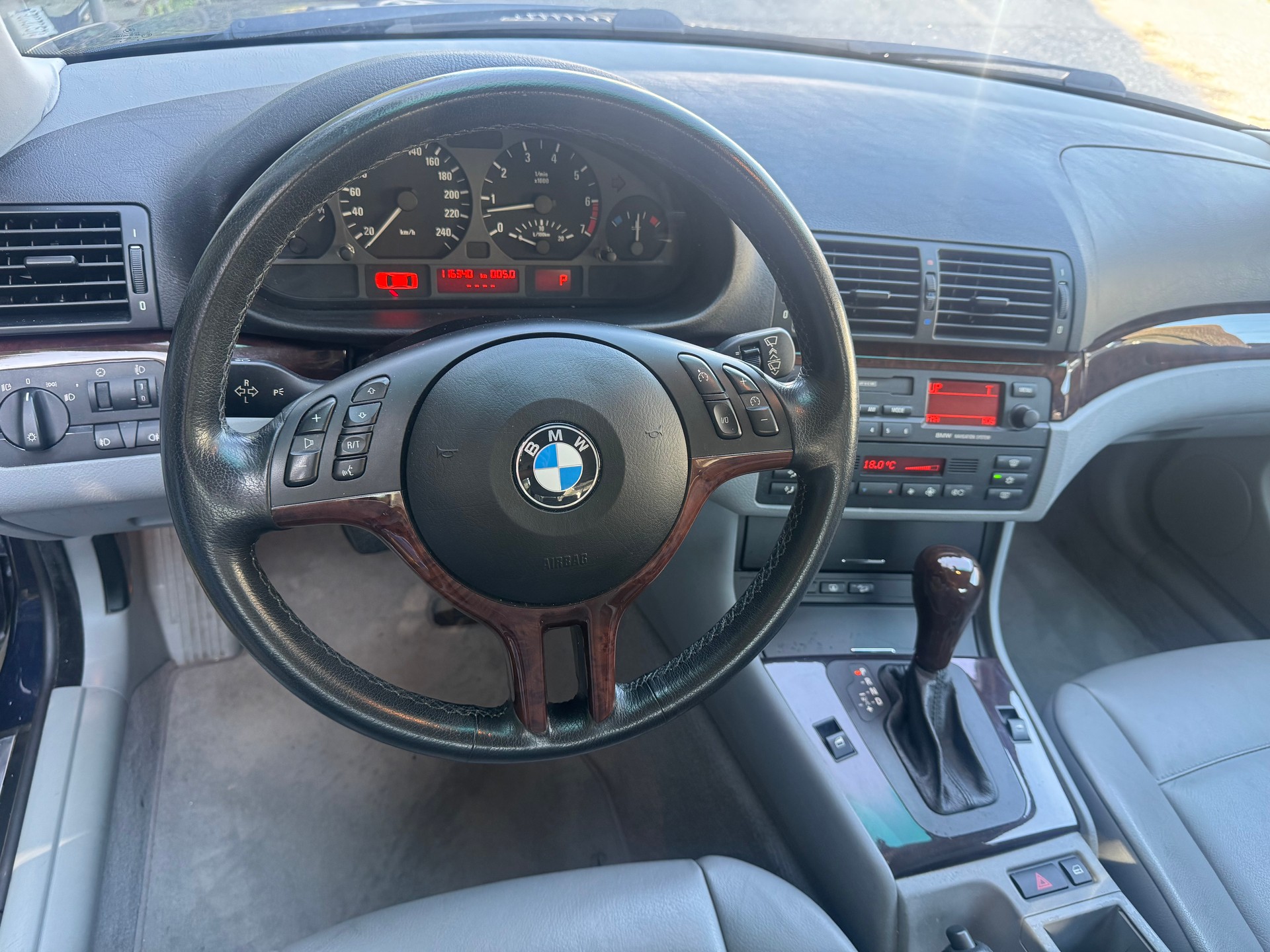 BMW 325xi Frisch MFK Und Service-image-3