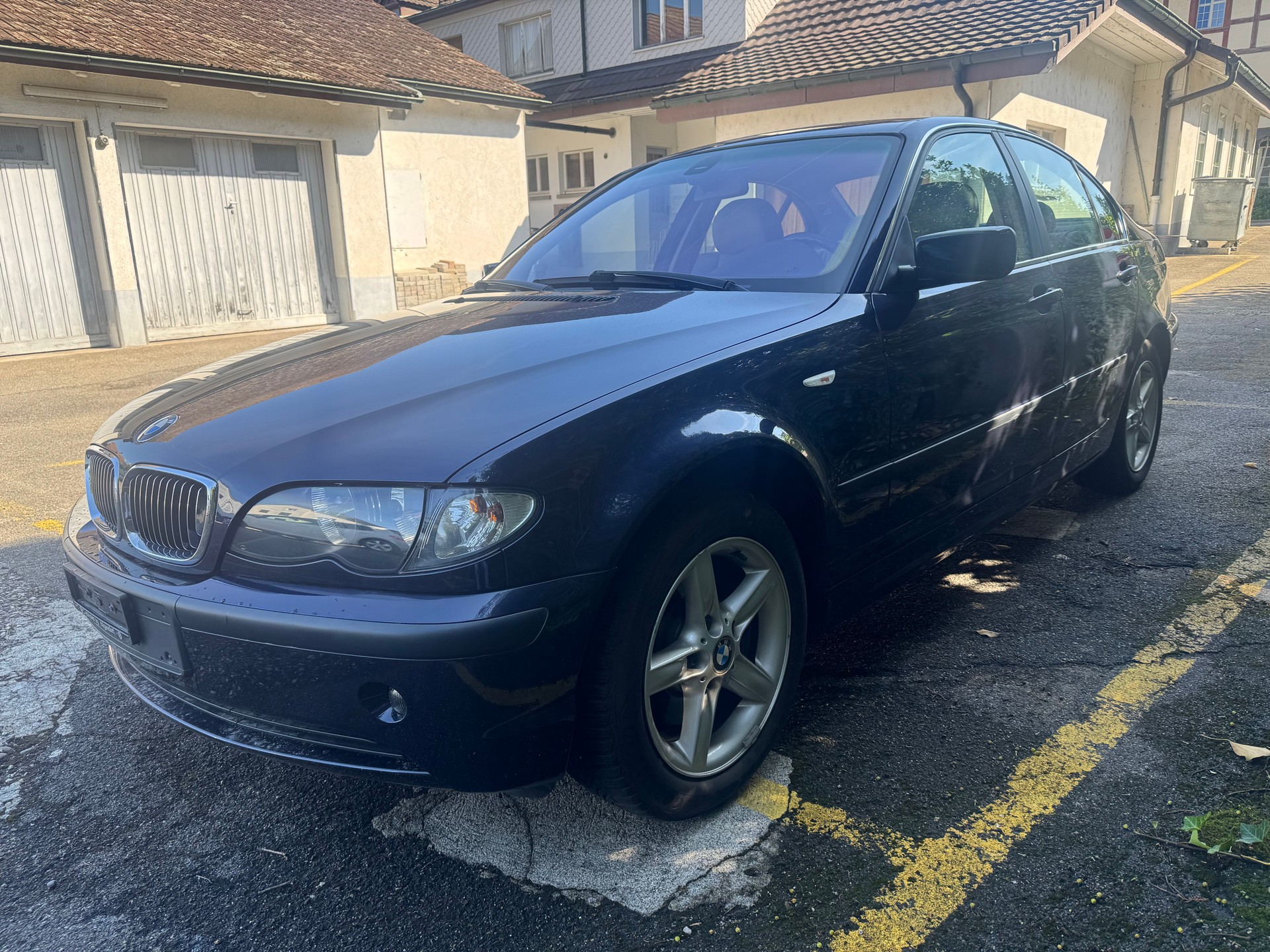 BMW 325xi Frisch MFK Und Service-image-1