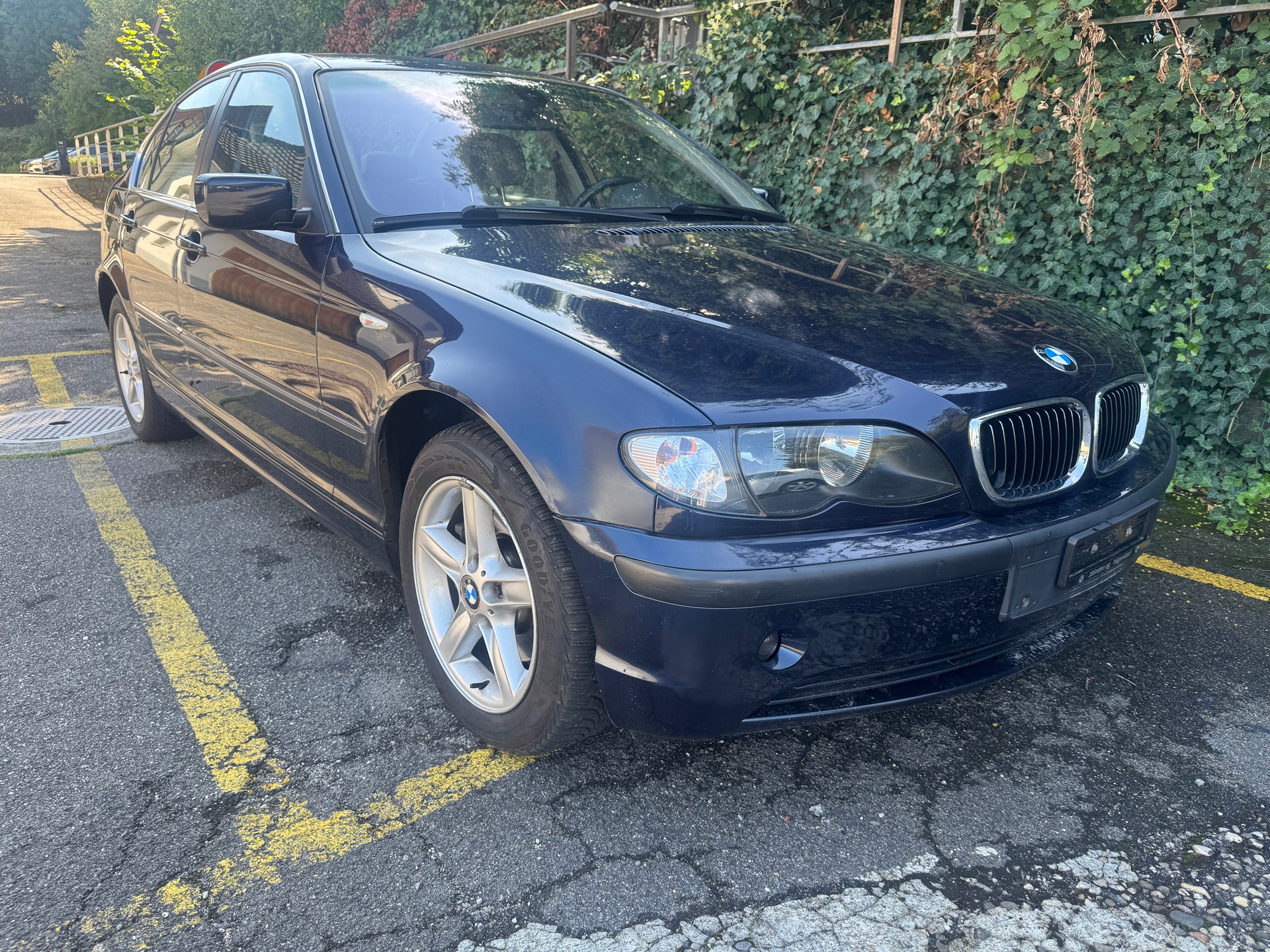 BMW 325xi Frisch MFK Und Service-image-9